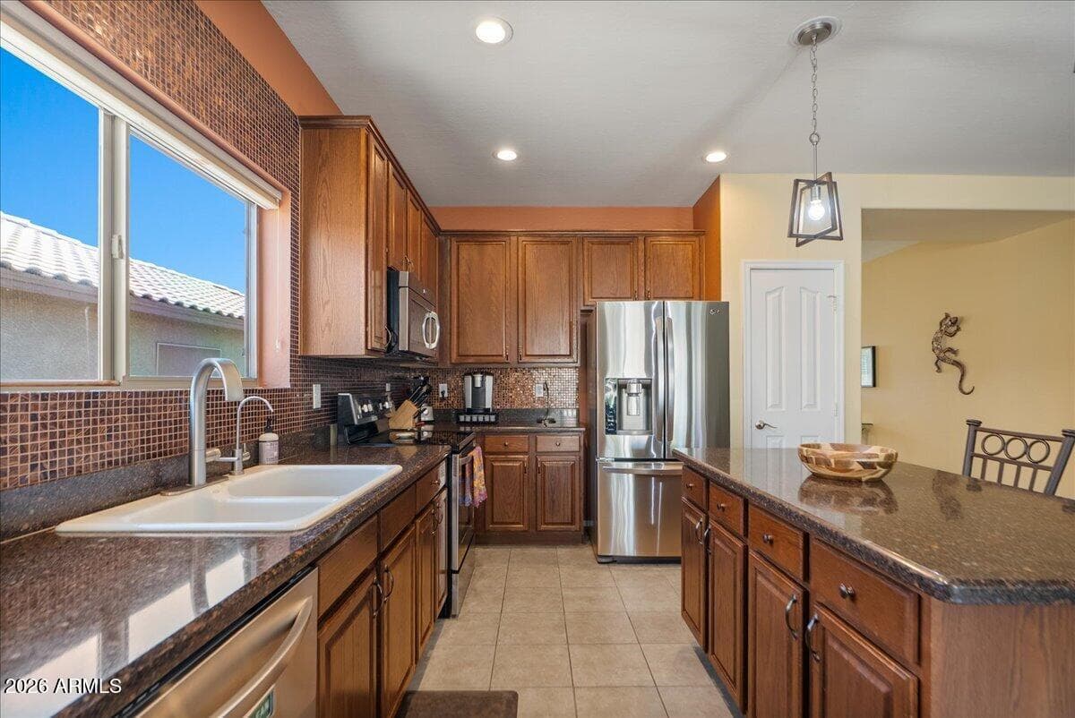 658 W Silver Reef Court, Casa Grande, AZ 85122 — photo 13 of 47