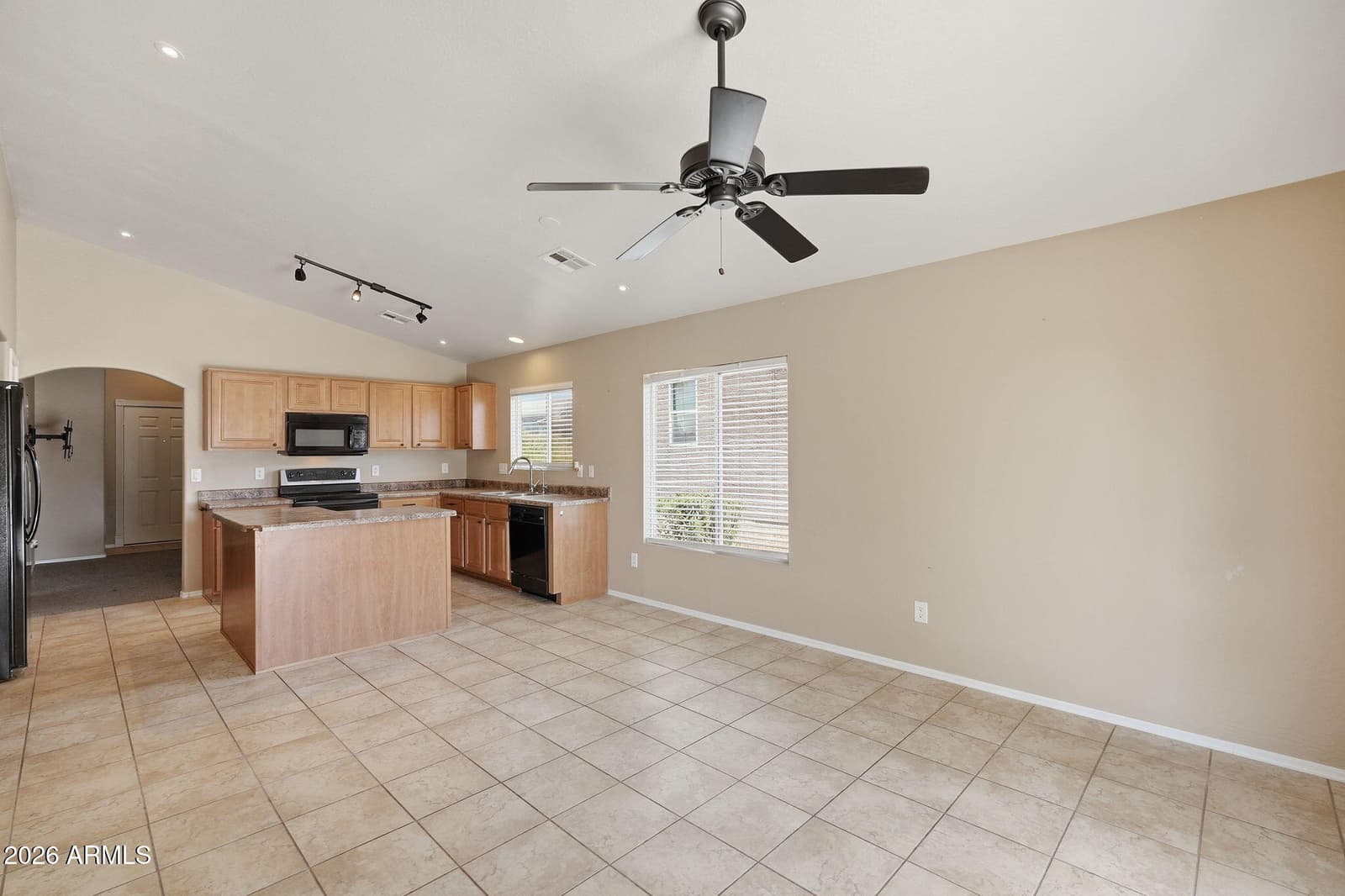 195 S 17th Street, Coolidge, AZ 85128 — photo 4 of 39