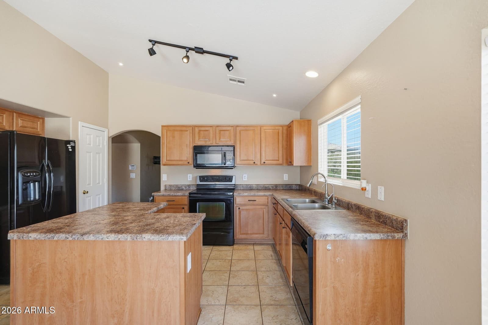 195 S 17th Street, Coolidge, AZ 85128 — photo 9 of 39