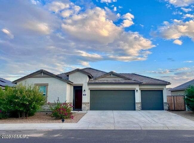 1033 W BEACON Drive, Casa Grande, AZ 85122