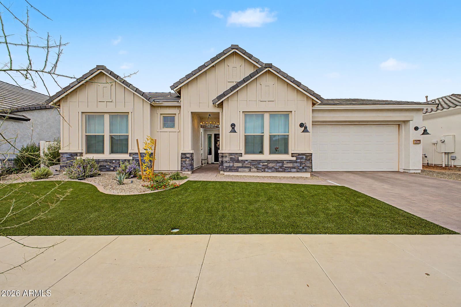 1016 W RIDGE Road, Apache Junction, AZ 85120 — photo 1 of 20