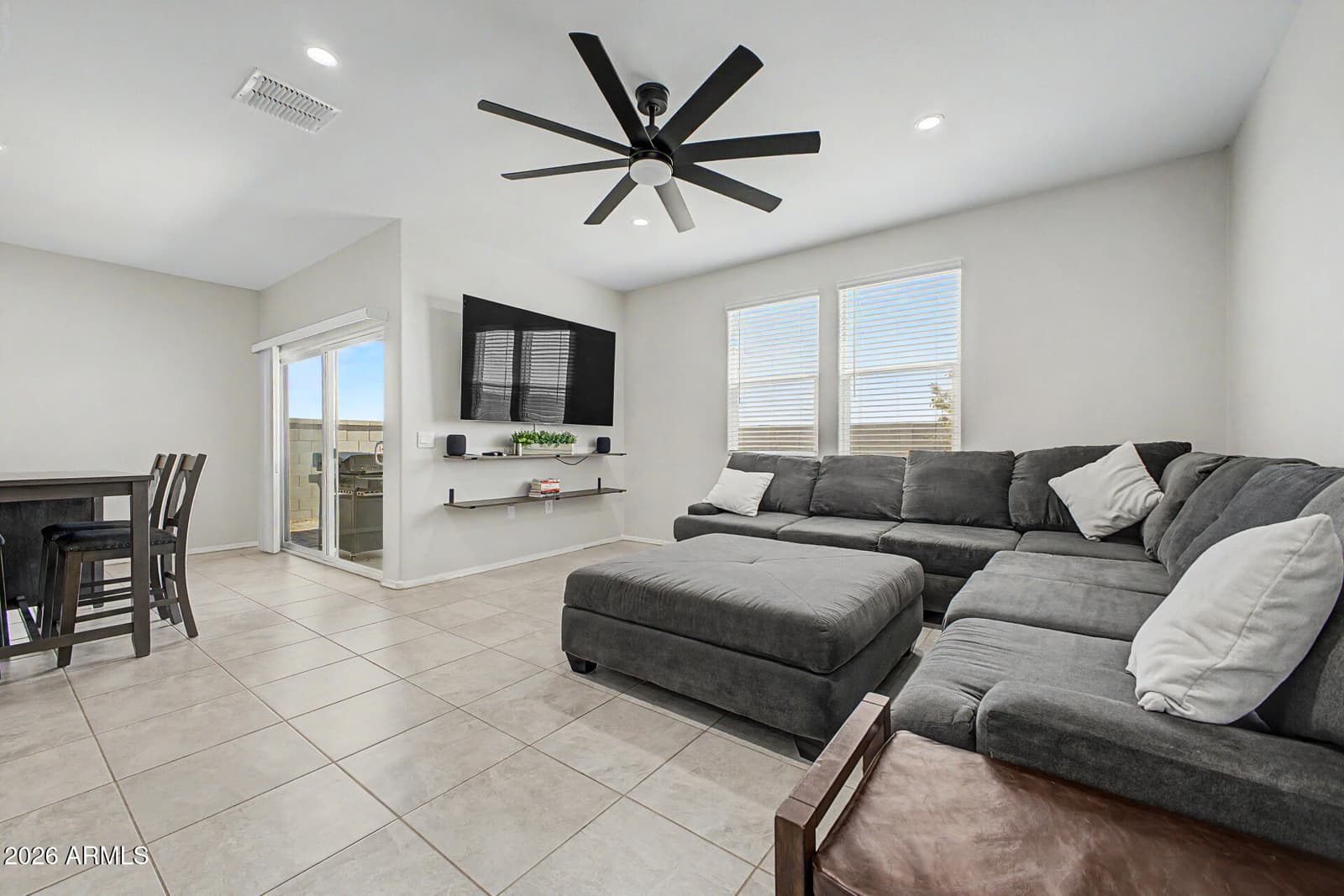 40 S Carlton Avenue, Casa Grande, AZ 85122 — photo 7 of 46