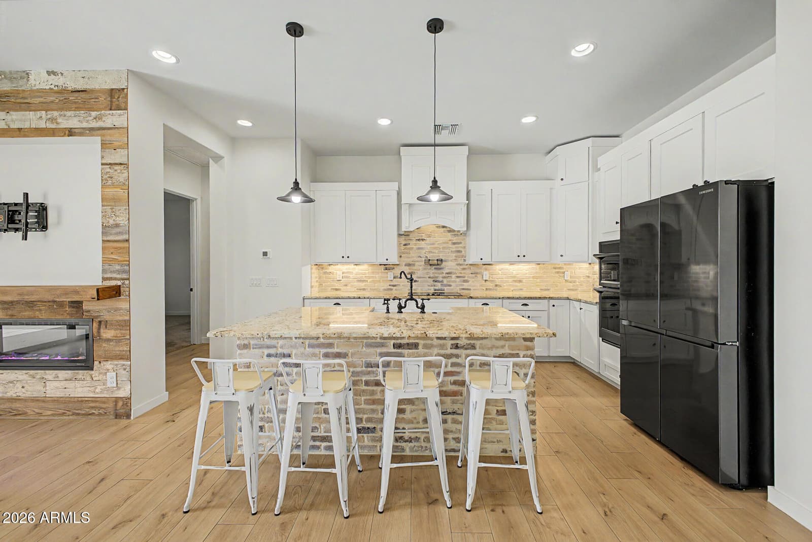 3233 W HORIZON Drive, Phoenix, AZ 85086 — photo 15 of 49