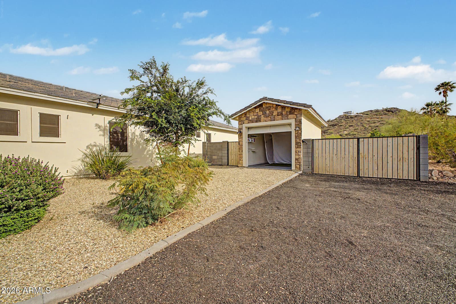 3233 W HORIZON Drive, Phoenix, AZ 85086 — photo 40 of 49
