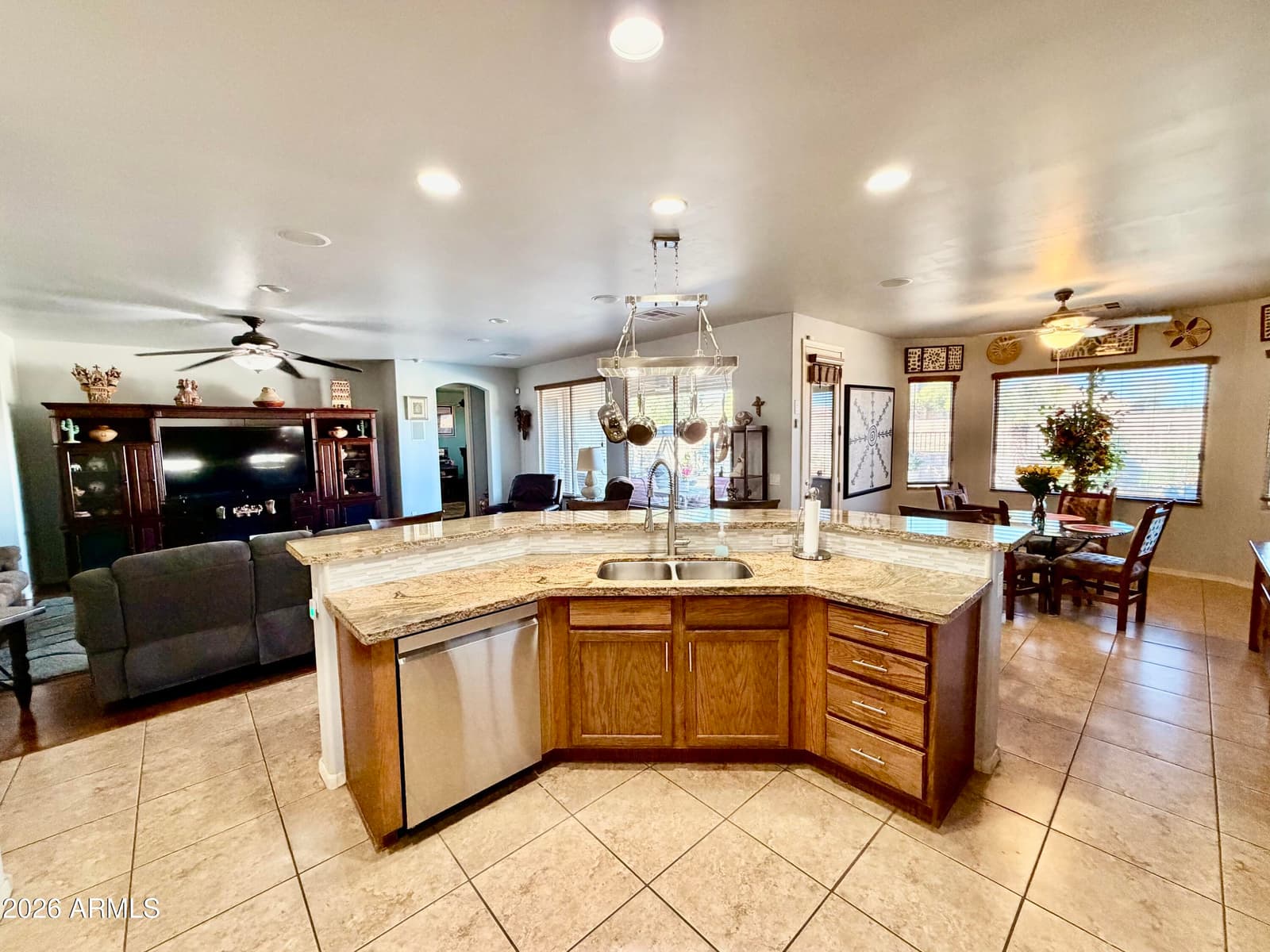1386 E AVENIDA ISABELA, Casa Grande, AZ 85122 — photo 15 of 37