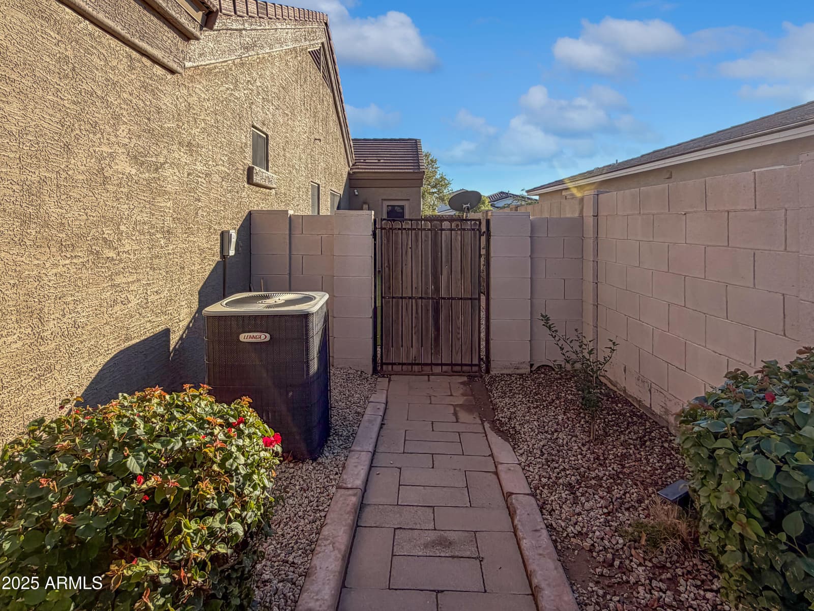 1386 E AVENIDA ISABELA, Casa Grande, AZ 85122 — photo 33 of 37