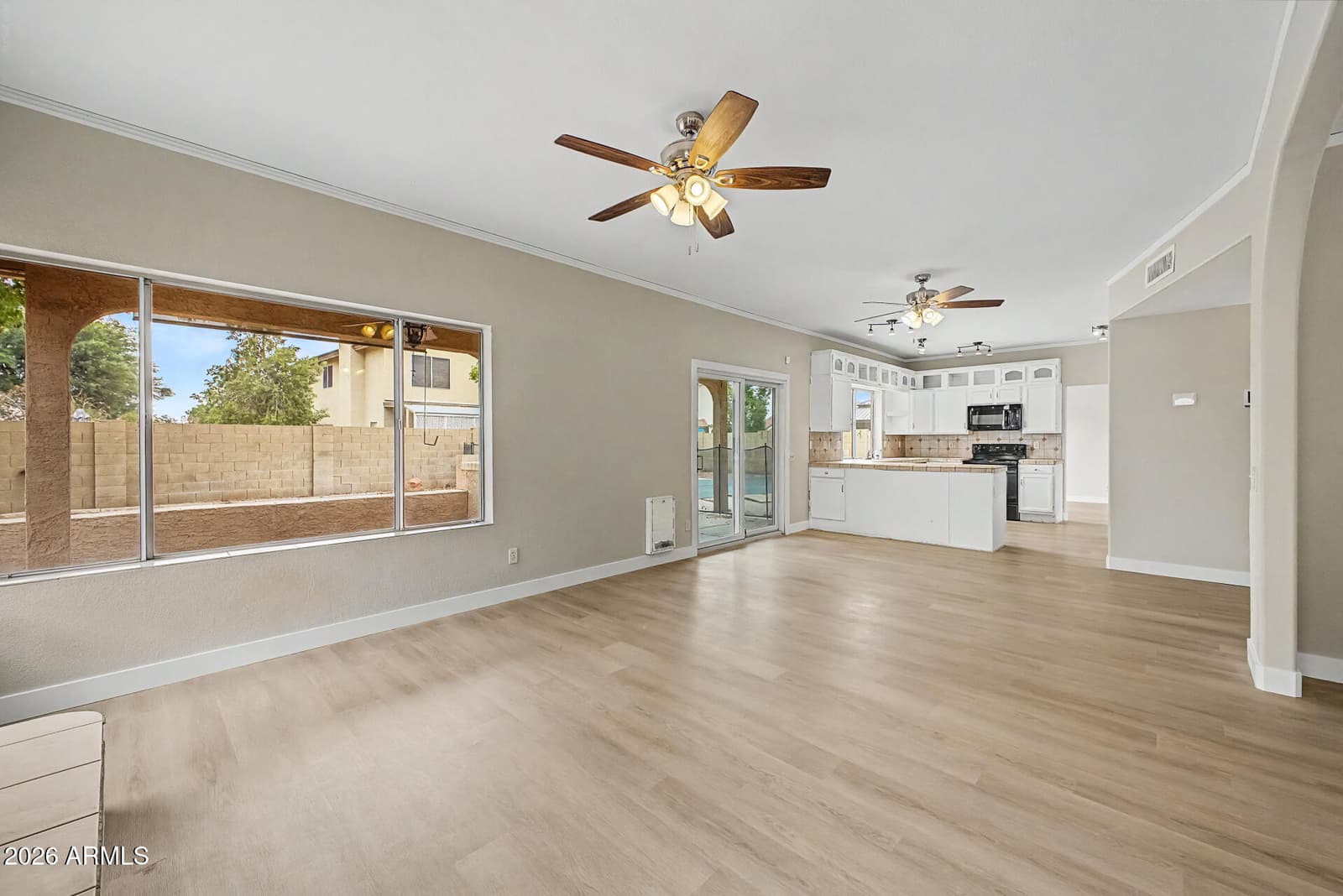 11410 W ORANGE BLOSSOM Lane, Avondale, AZ 85392 — photo 9 of 48