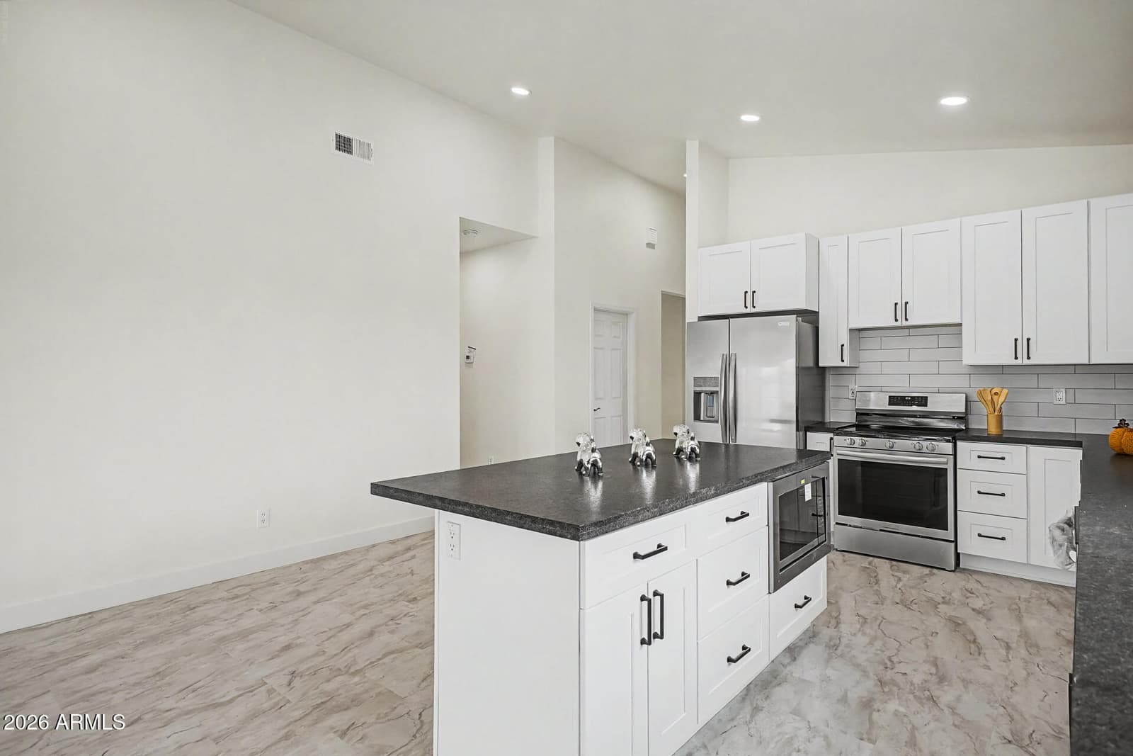 4120 N Valencia Drive, Eloy, AZ 85131 — photo 11 of 33