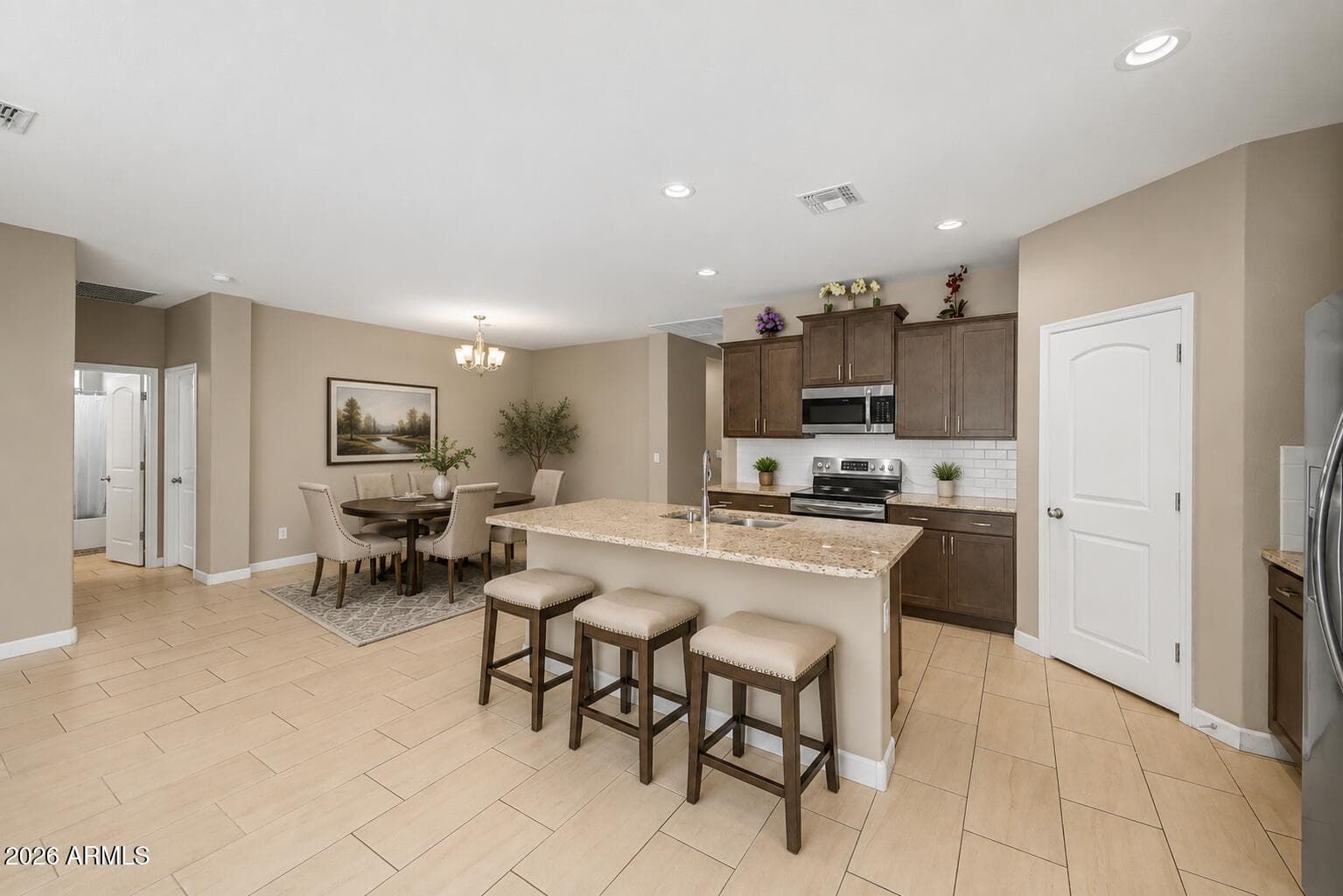 10736 W BRONCO Trail, Peoria, AZ 85383 — photo 10 of 44