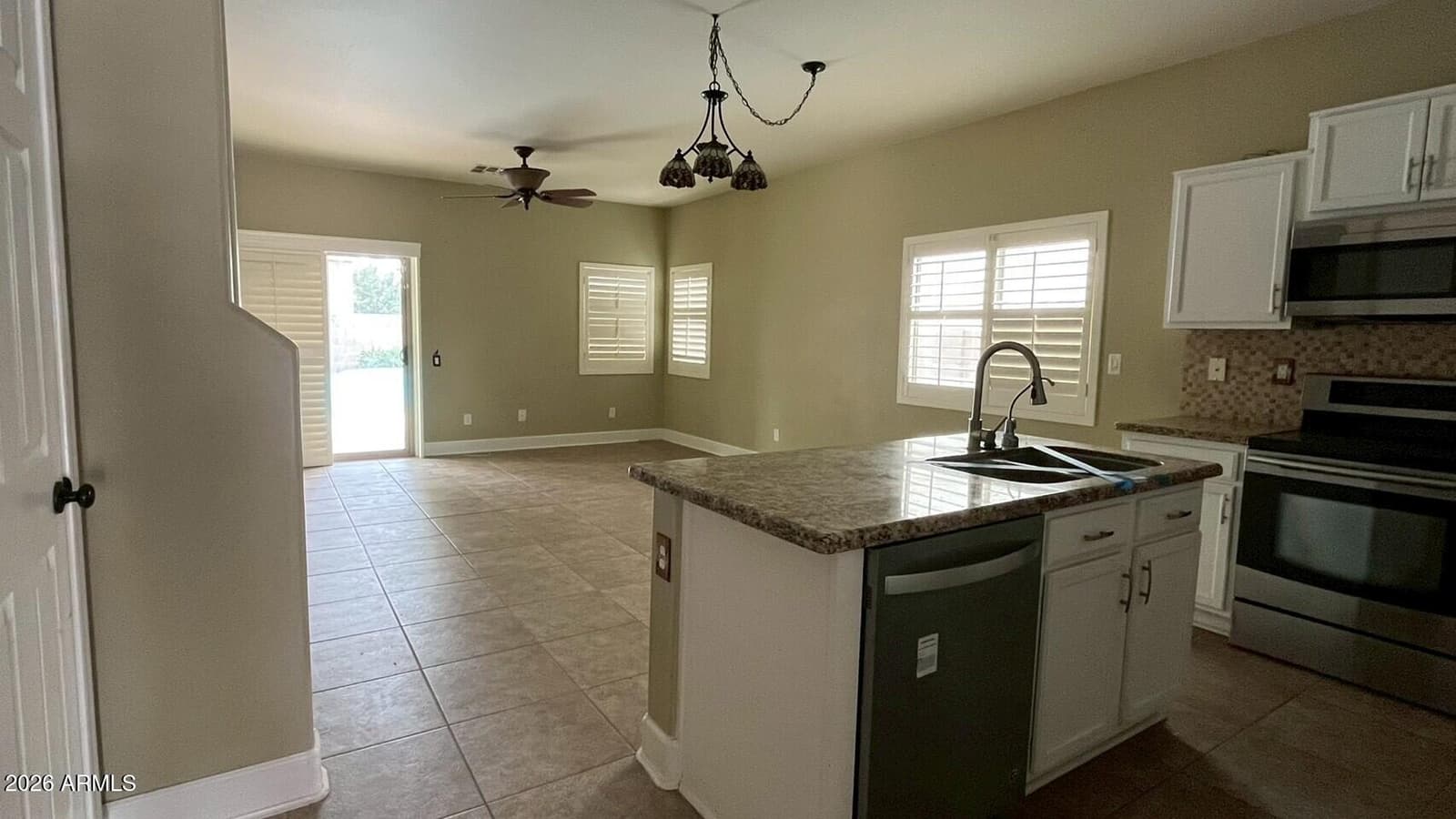 43446 W MAGNOLIA Road, Maricopa, AZ 85138 — photo 4 of 17