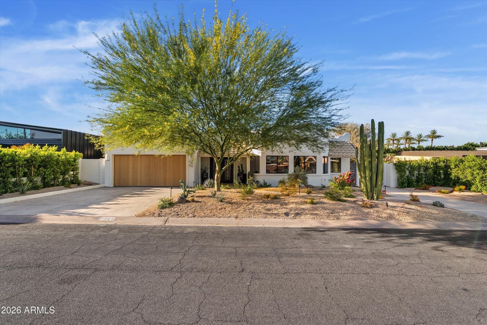 7042 E ORANGE BLOSSOM Lane, Paradise Valley, AZ 85253 — photo 2 of 56