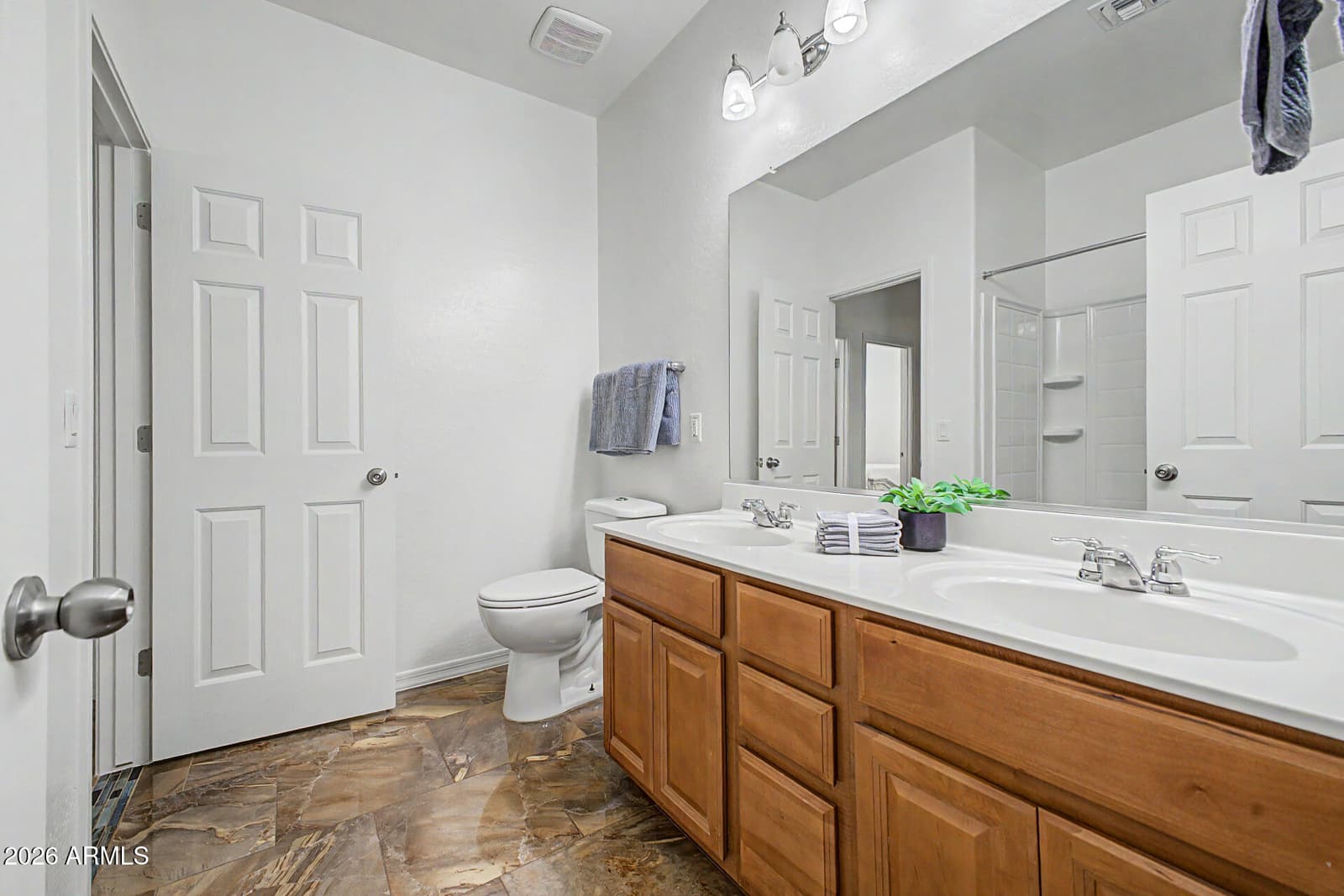 854 E TEKOA Avenue, Gilbert, AZ 85298 — photo 16 of 33