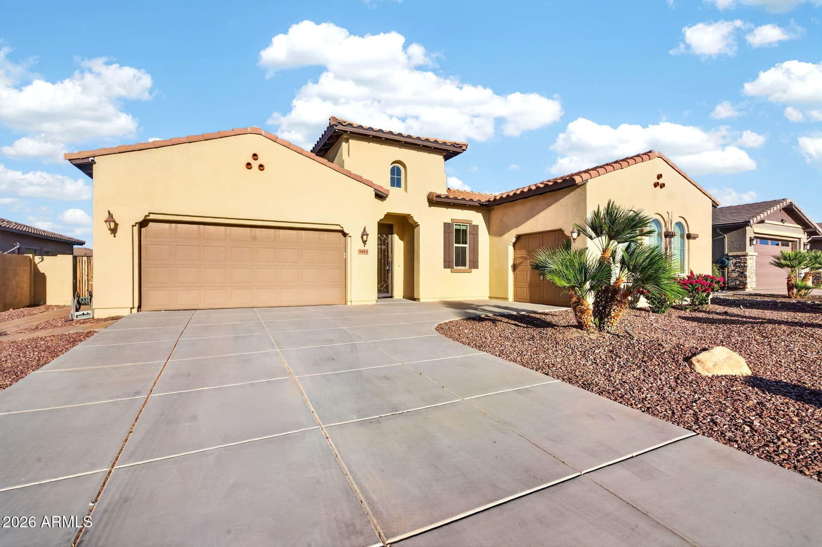 5413 N 194TH Drive, Litchfield Park, AZ 85340 — photo 3 of 39