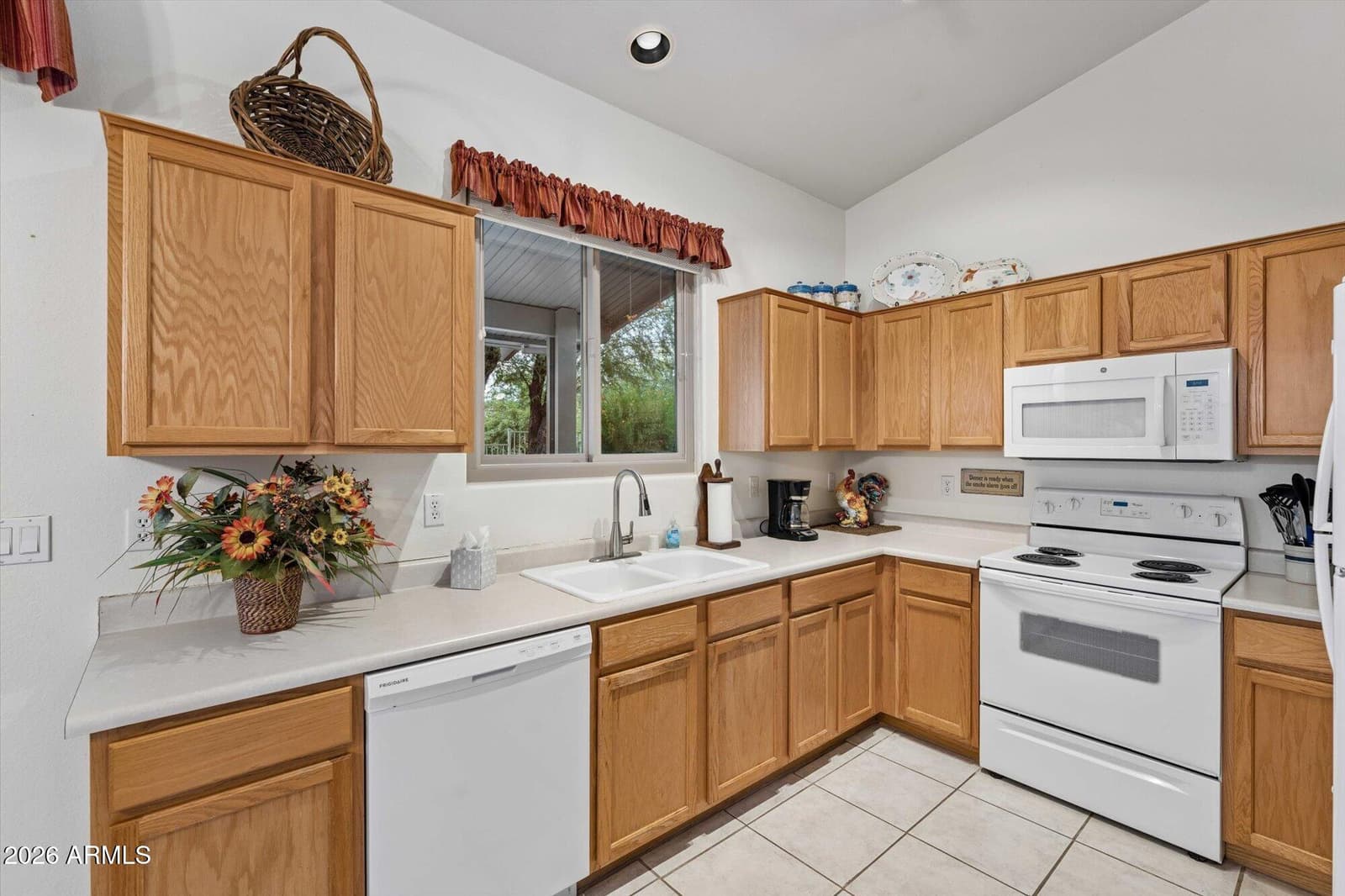 9519 E FLINT Drive, Gold Canyon, AZ 85118 — photo 7 of 34