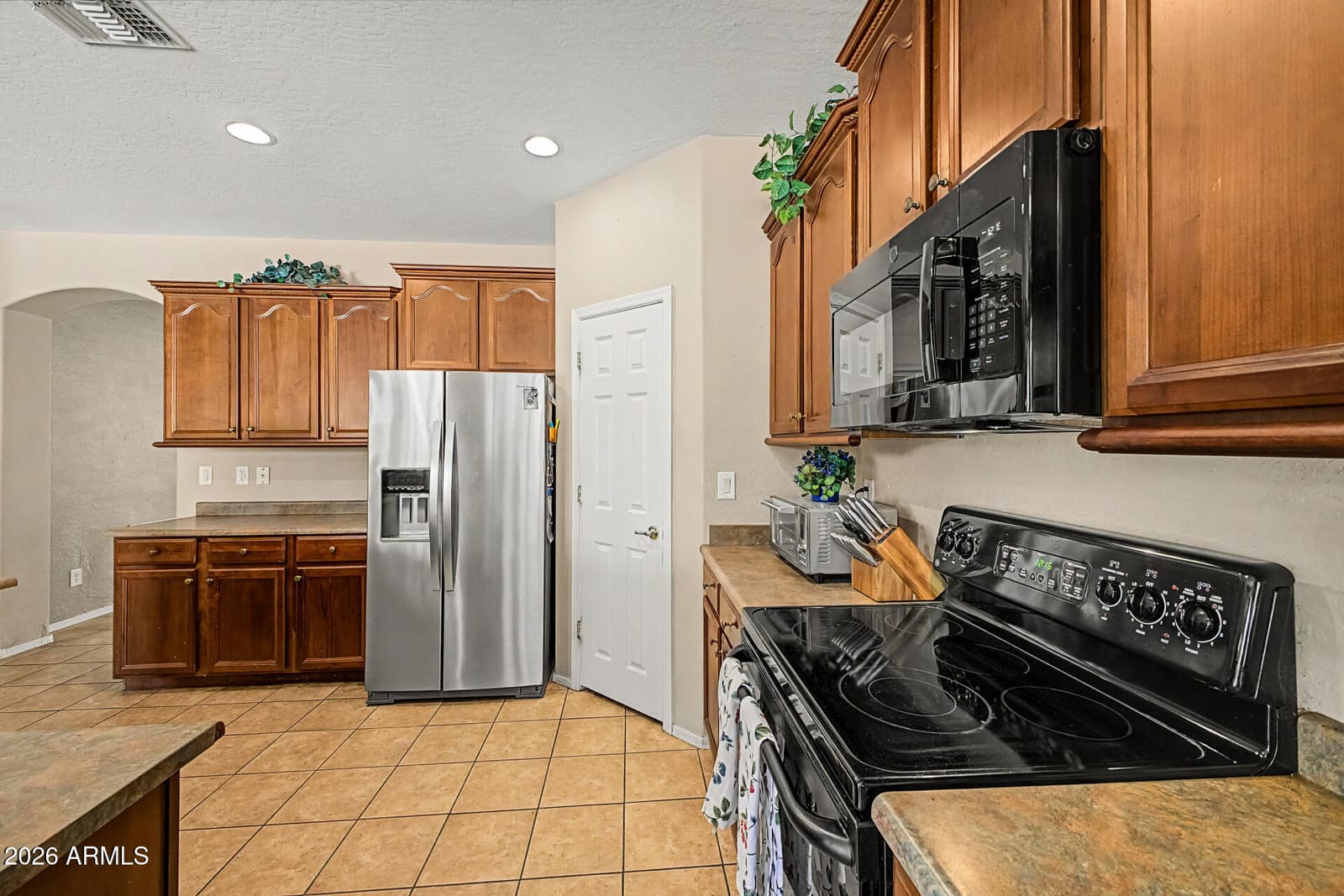 9807 S 43RD Lane, Laveen, AZ 85339 — photo 14 of 35