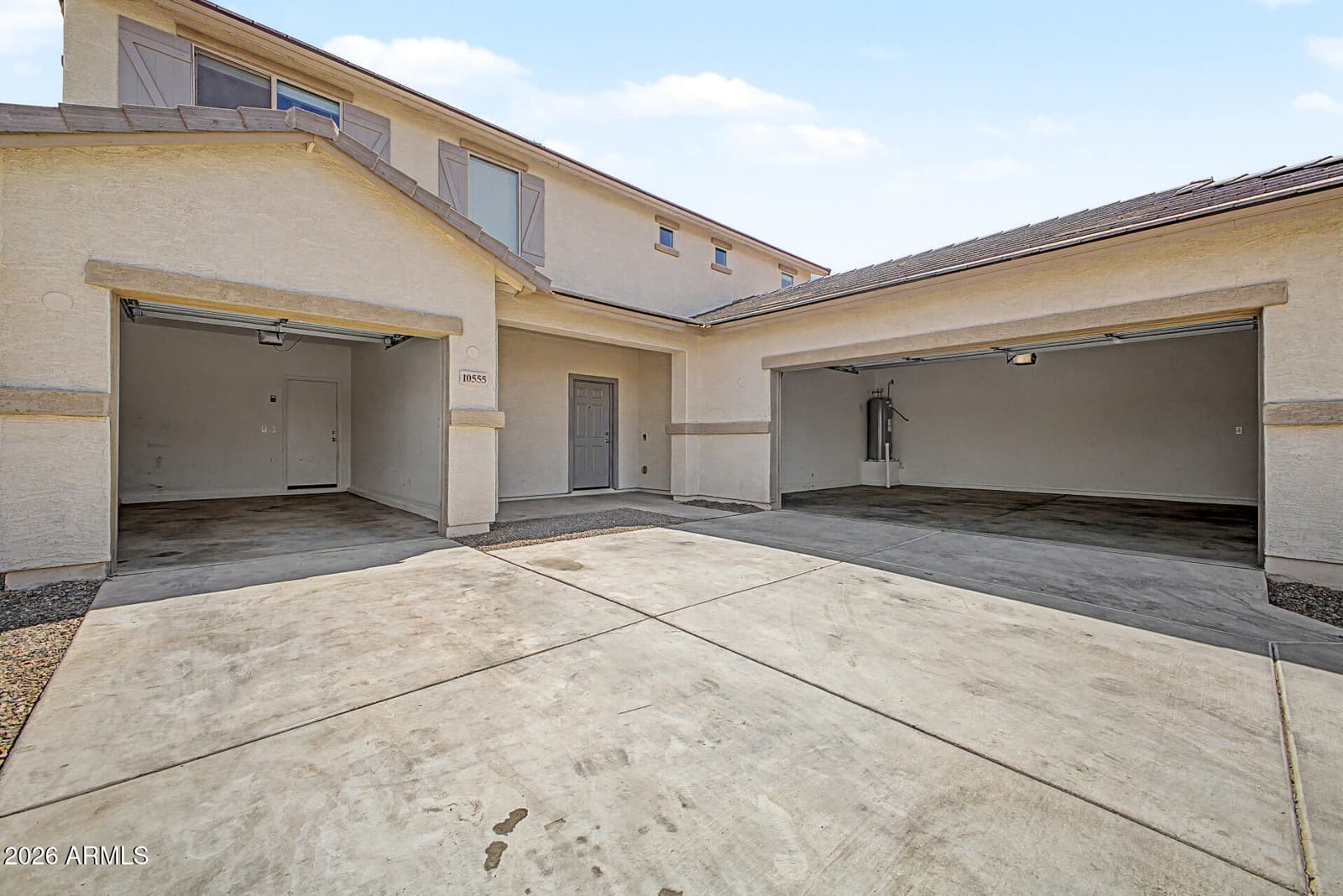 10555 W CROWN KING Road, Tolleson, AZ 85353 — photo 5 of 64