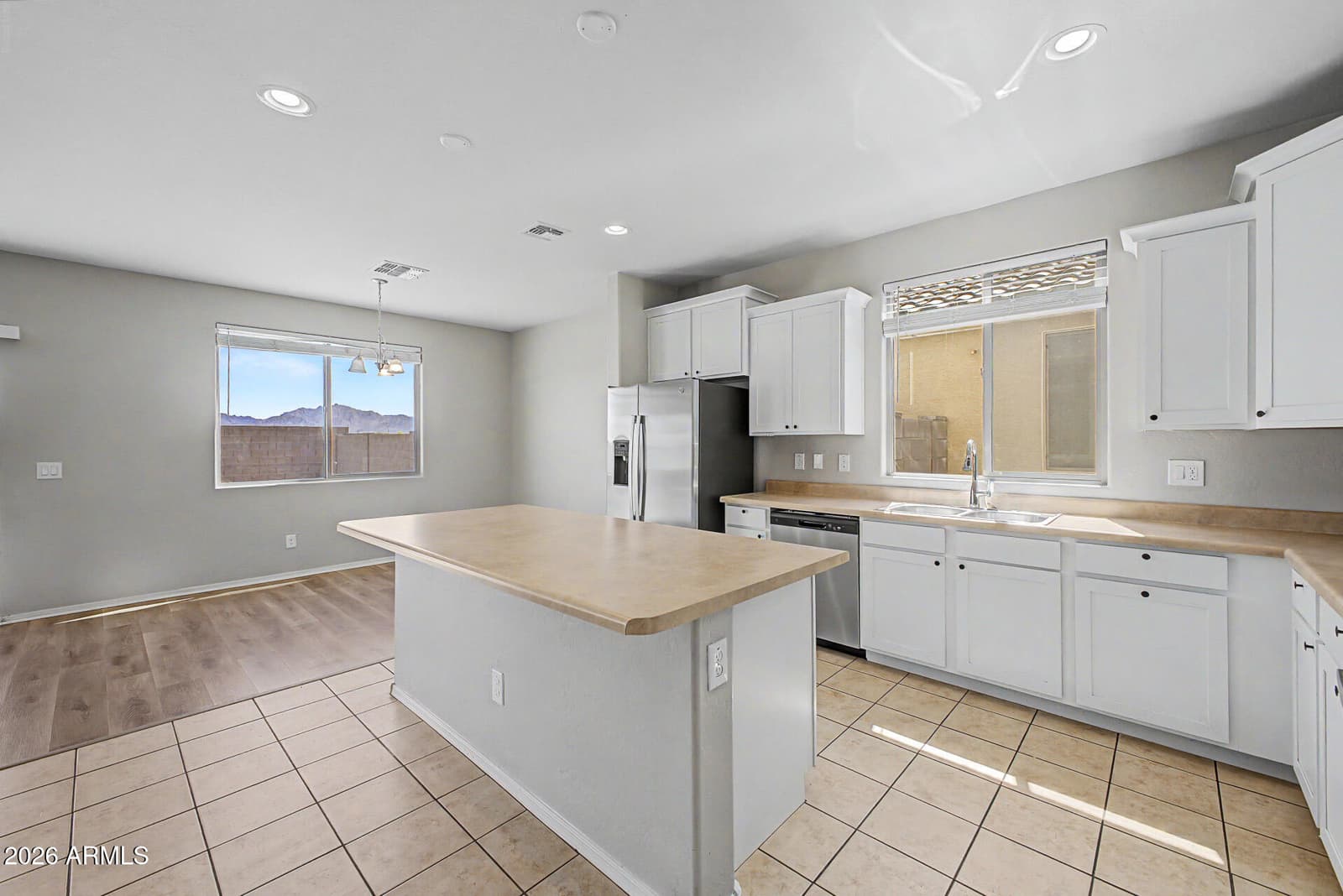 10555 W CROWN KING Road, Tolleson, AZ 85353 — photo 14 of 64