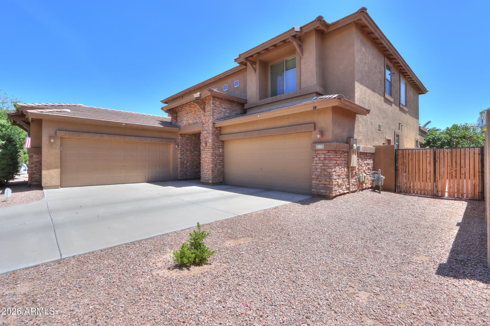 265 W BLUE LAGOON Drive, Casa Grande, AZ 85122