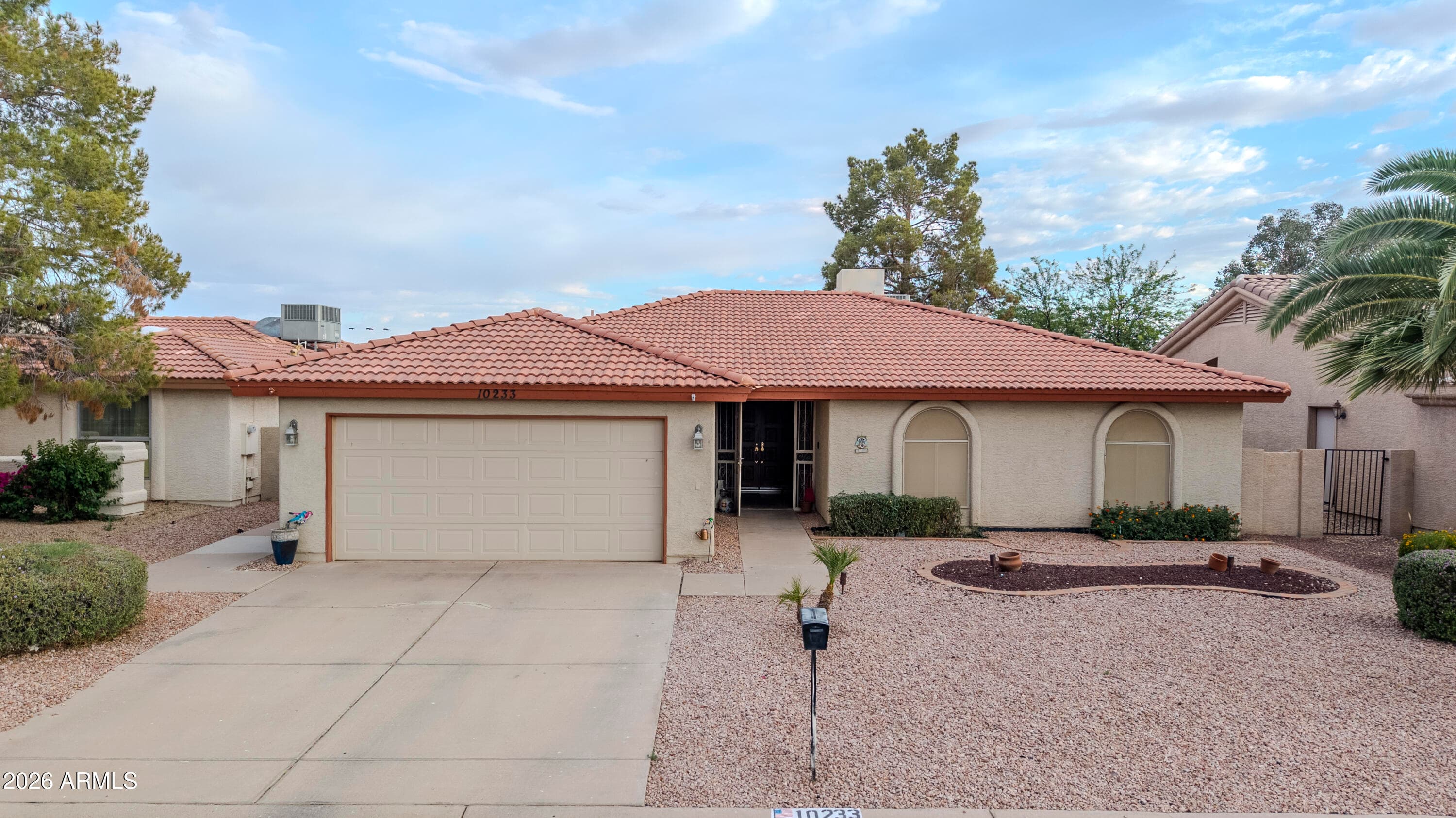 10233 E Navajo Place, Sun Lakes, AZ 85248