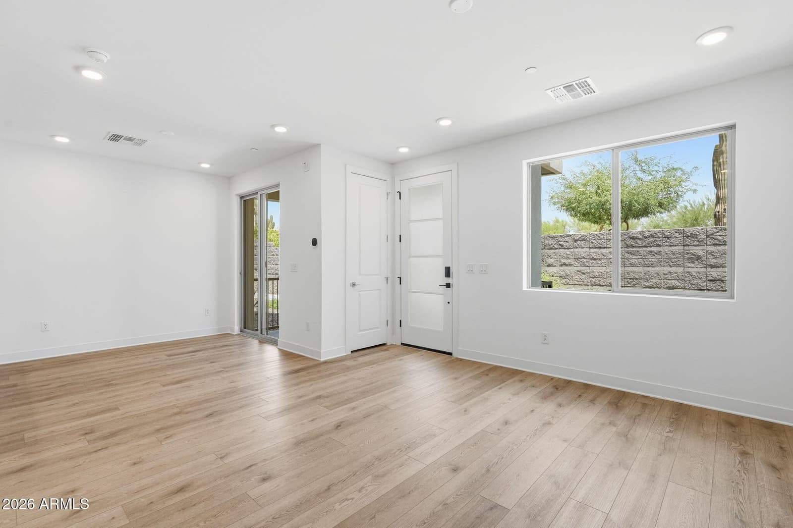 2121 W SONORAN DESERT Drive 159, Phoenix, AZ 85085 — photo 16 of 34