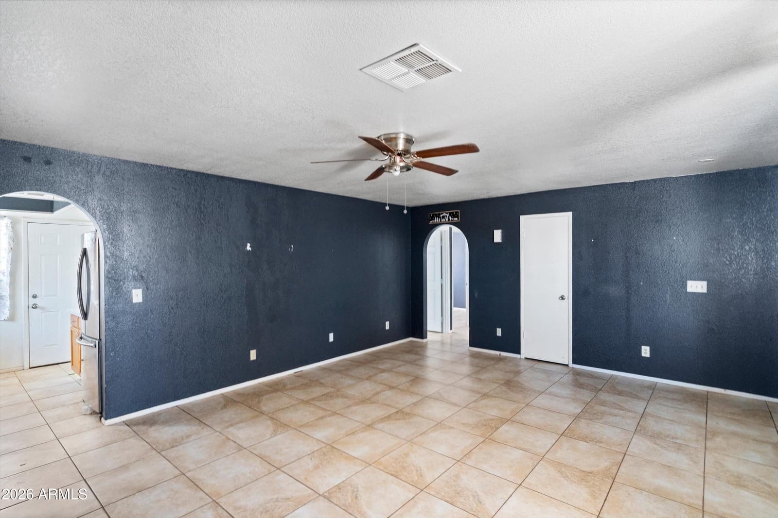 21701 W Griffin Avenue, Wittmann, AZ 85361 — photo 6 of 23