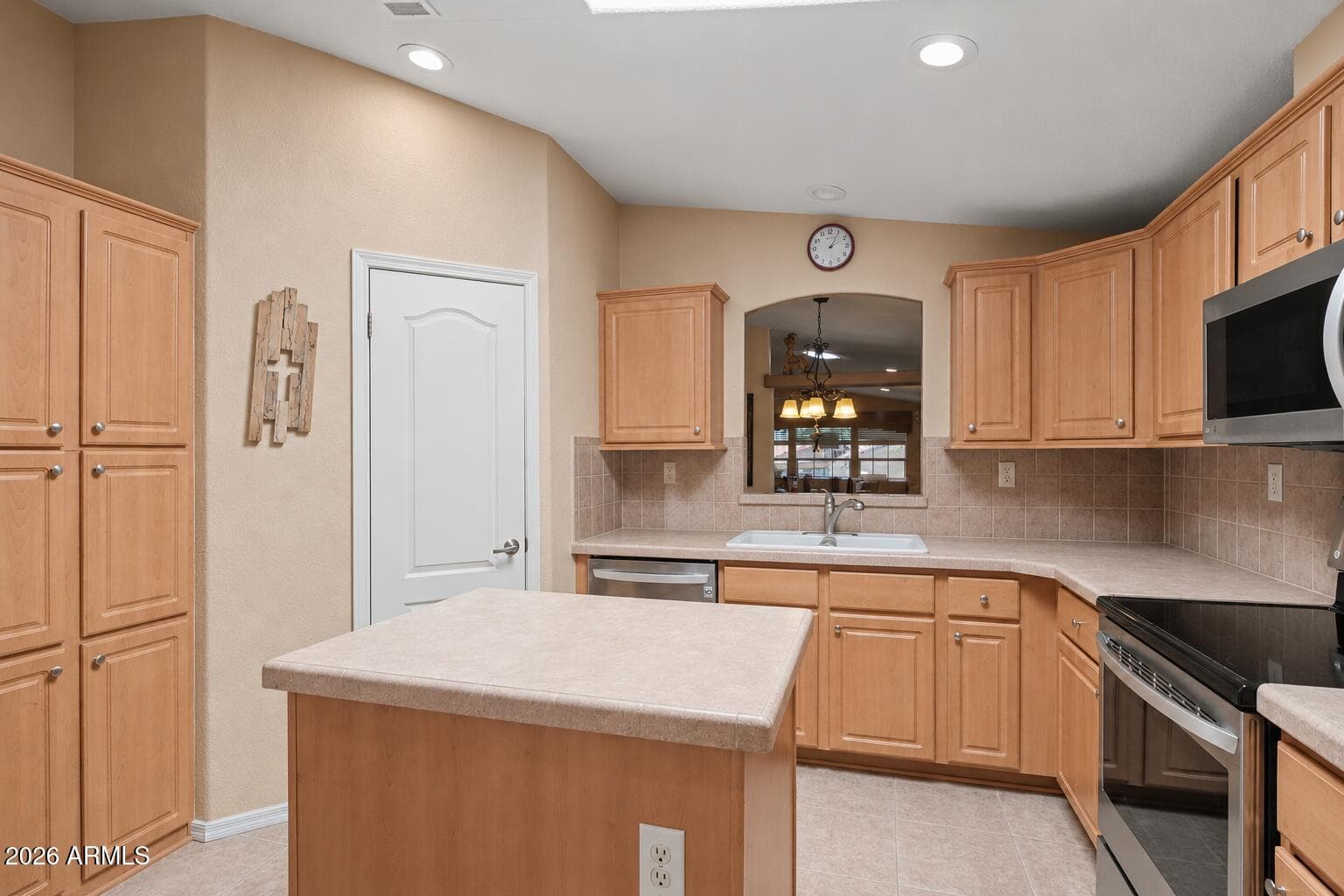 7373 E US Highway 60 97, Gold Canyon, AZ 85118 — photo 6 of 21