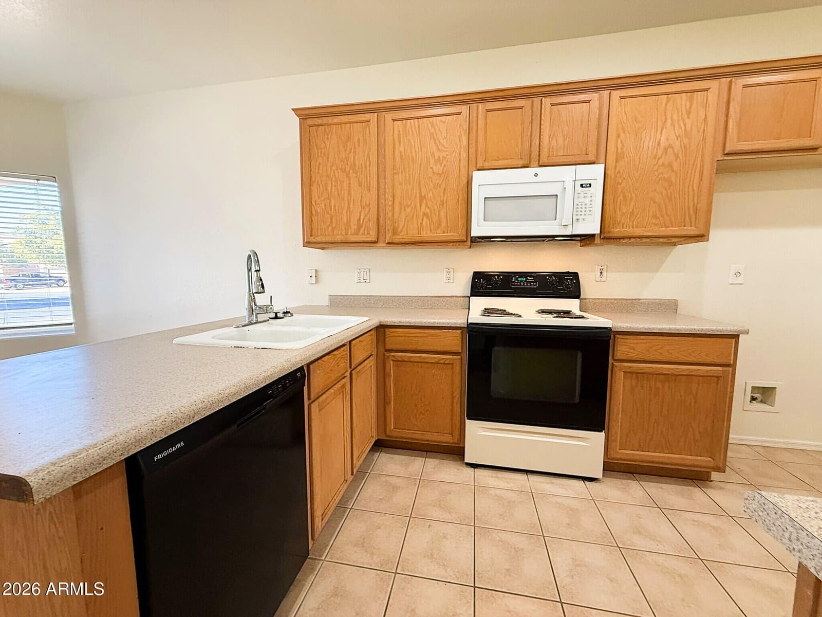 15 S 119th Avenue, Avondale, AZ 85323 — photo 4 of 28