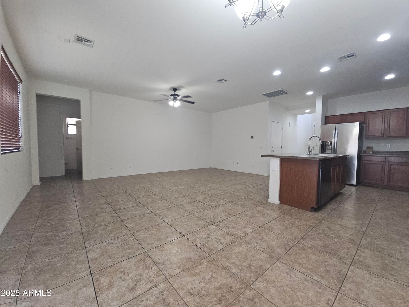 3828 S VINEYARD Avenue, Gilbert, AZ 85297 — photo 4 of 22