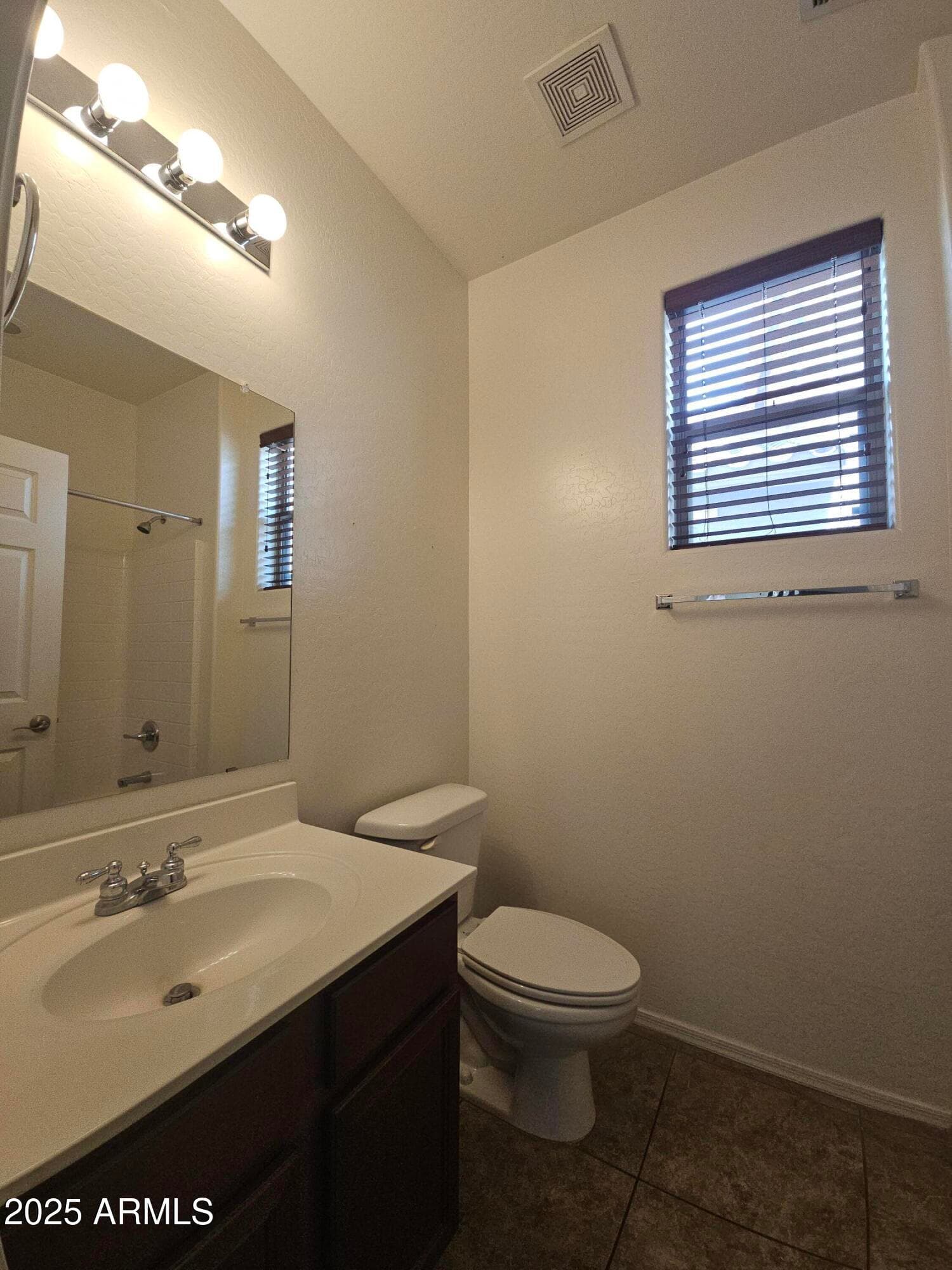 3828 S VINEYARD Avenue, Gilbert, AZ 85297 — photo 7 of 22