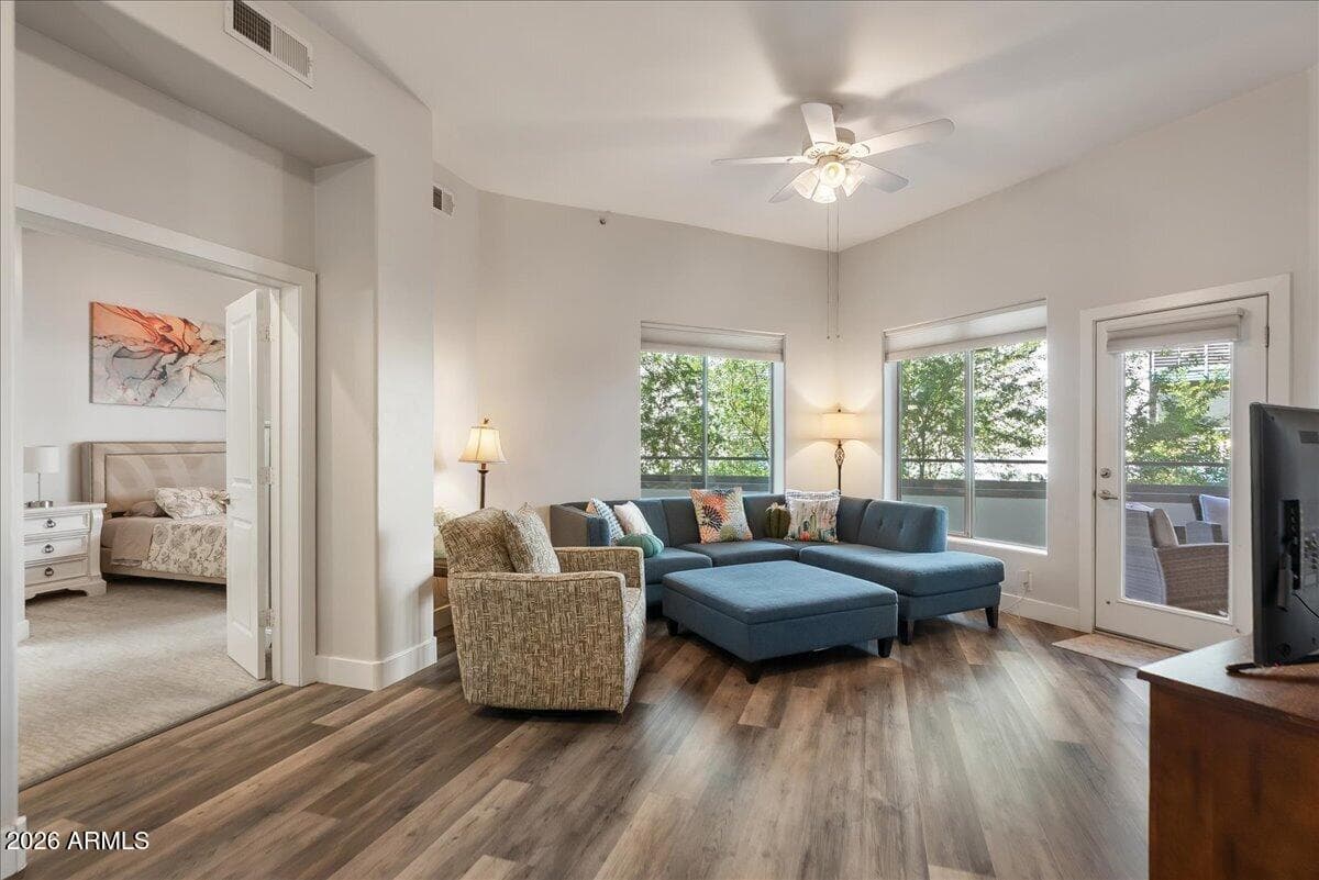 945 E Playa Del Norte Drive 2022, Tempe, AZ 85288 — photo 10 of 47