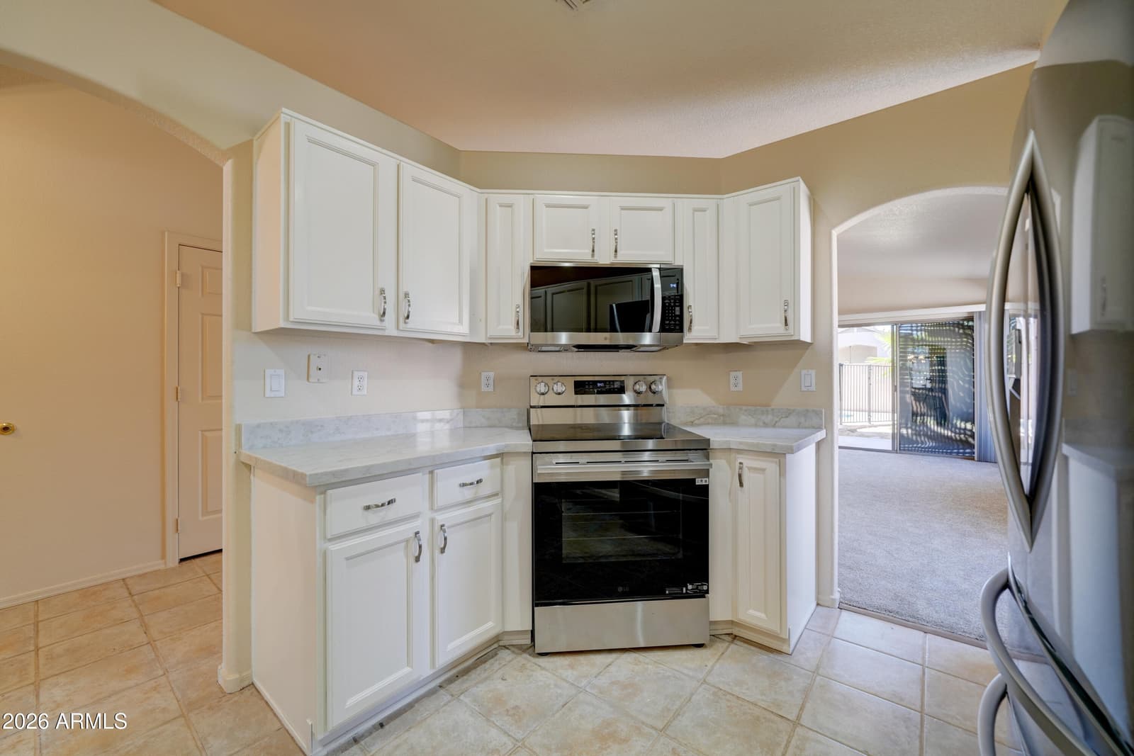 6661 W AURORA Drive, Glendale, AZ 85308 — photo 9 of 40