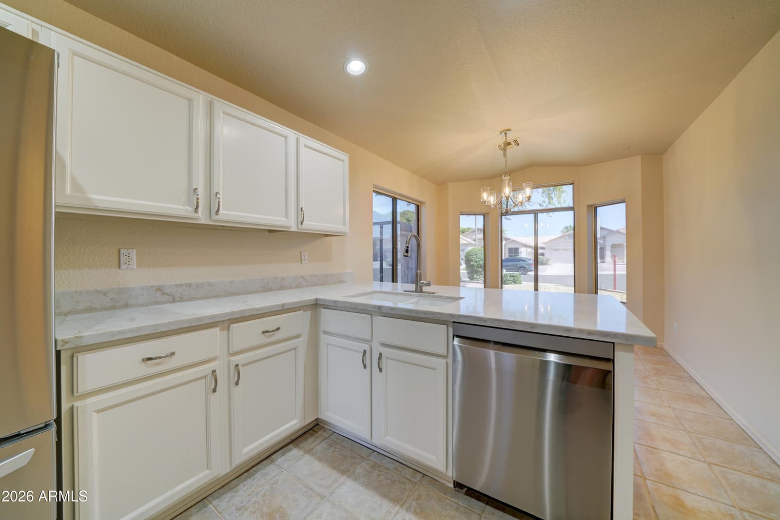 6661 W AURORA Drive, Glendale, AZ 85308 — photo 10 of 40