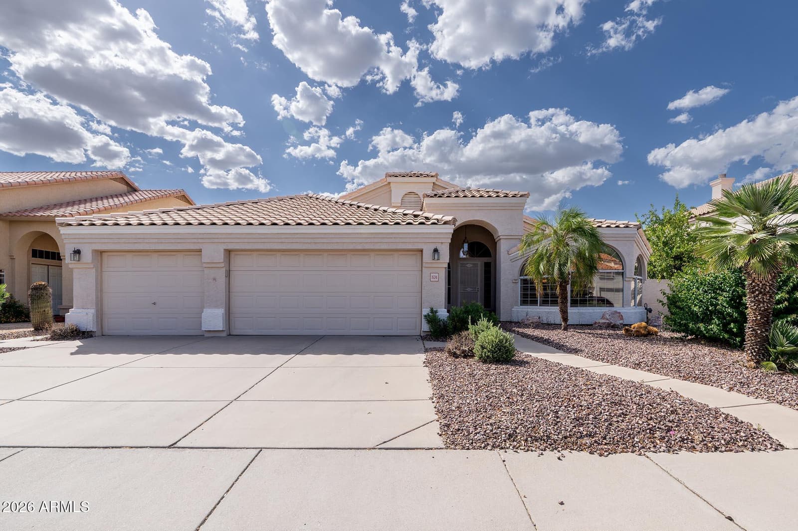 1524 W ORIOLE Way, Chandler, AZ 85286 — photo 1 of 29