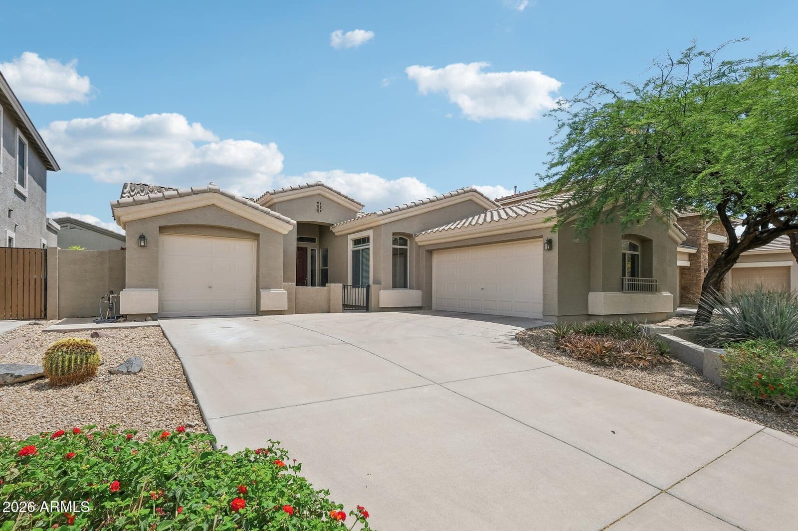 3349 W MONTELLO Road, Phoenix, AZ 85086 — photo 5 of 54