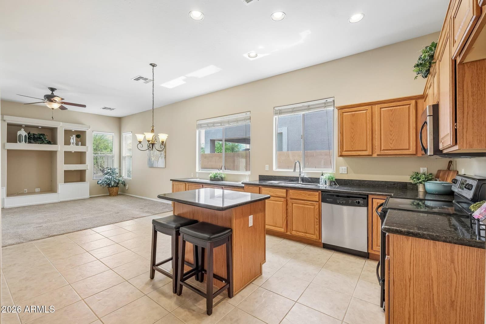 3349 W MONTELLO Road, Phoenix, AZ 85086 — photo 16 of 54