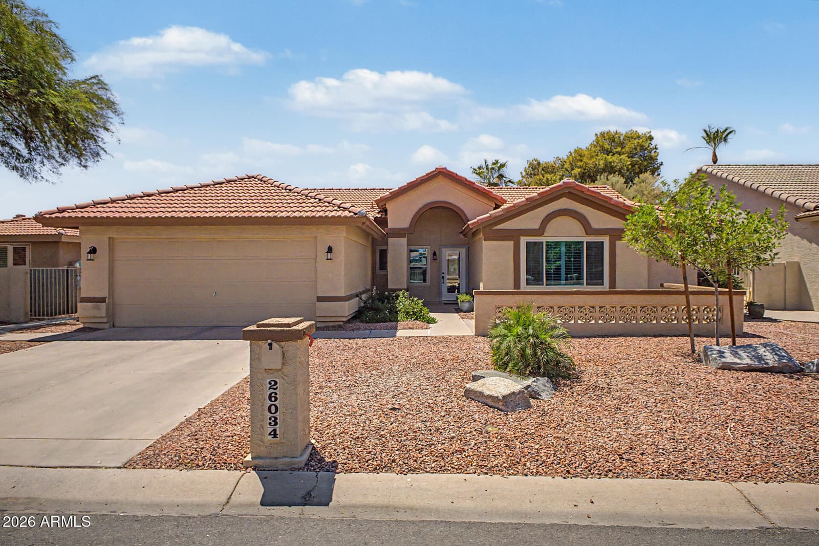 26034 S HOLLYGREEN Drive, Sun Lakes, AZ 85248 — photo 2 of 29
