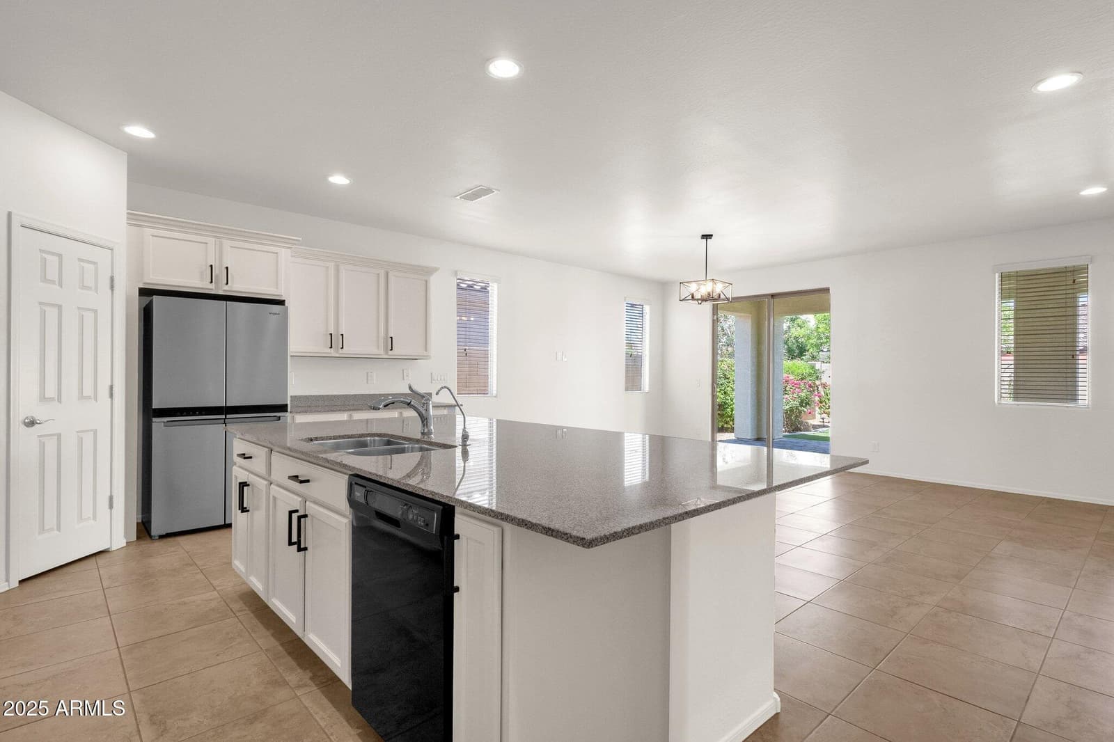 22472 E SONOQUI Boulevard, Queen Creek, AZ 85142 — photo 10 of 41