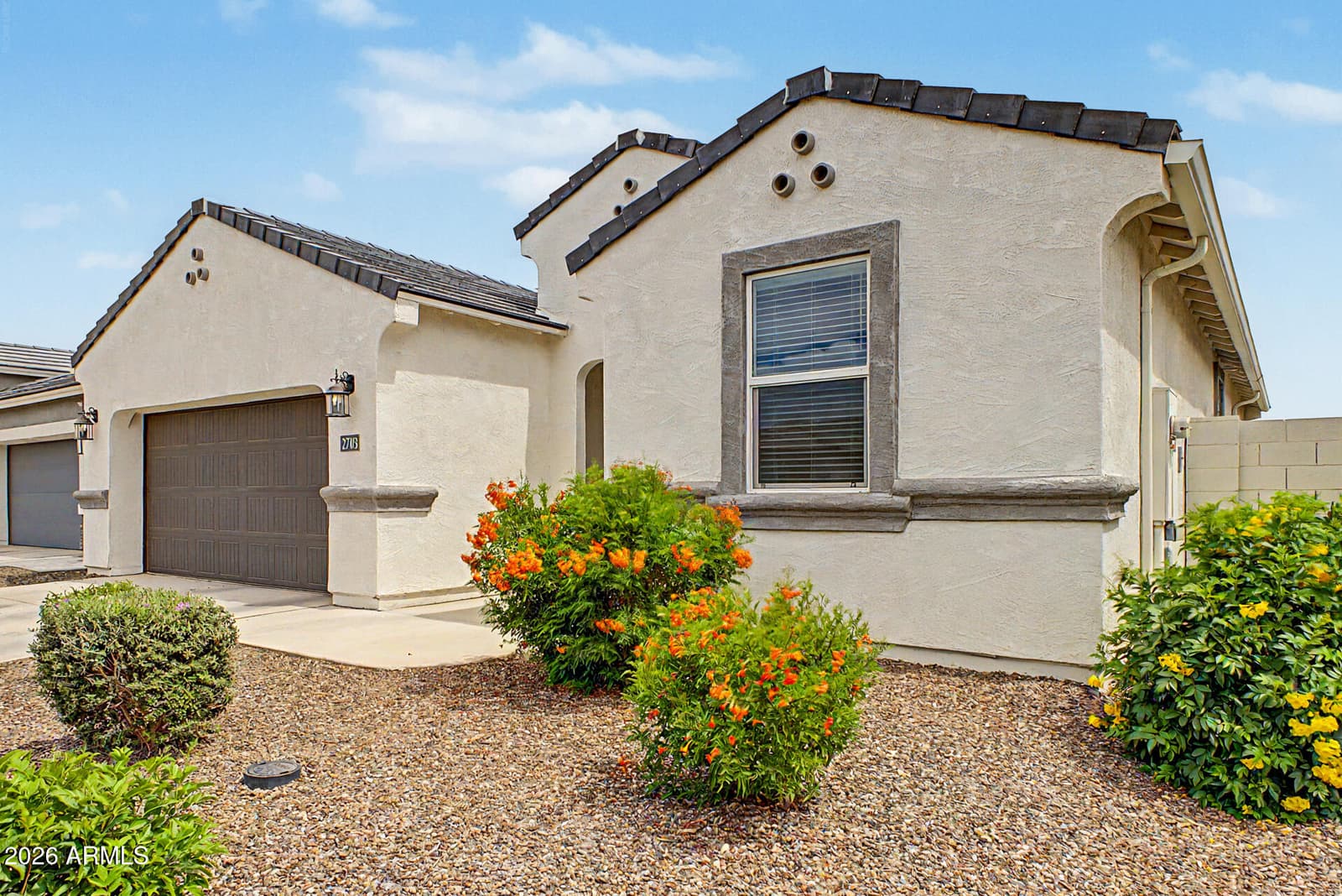 2703 W SEAVER Avenue, Apache Junction, AZ 85120 — photo 4 of 39