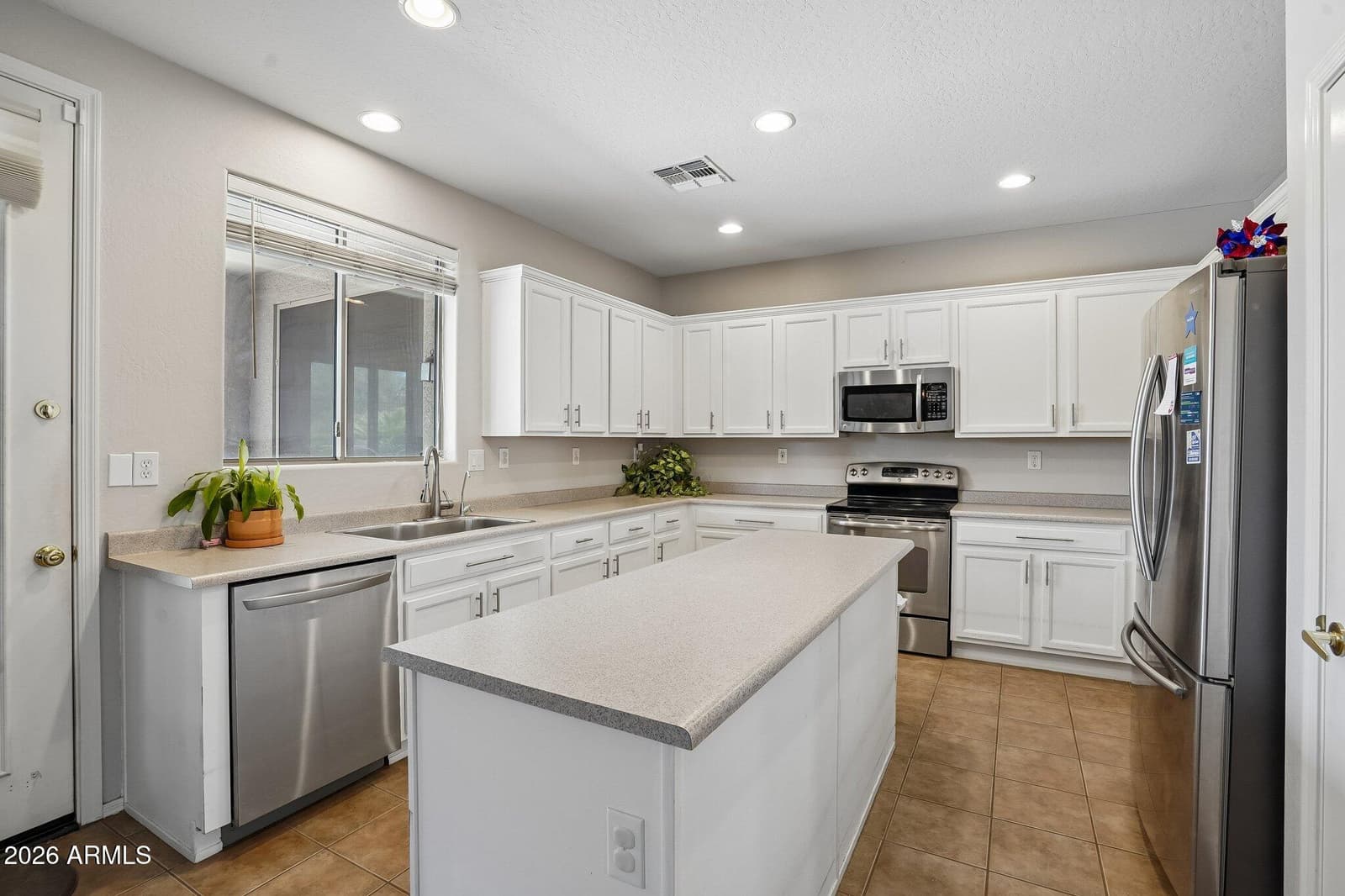 40428 N HIGH NOON Way, Phoenix, AZ 85086 — photo 16 of 37