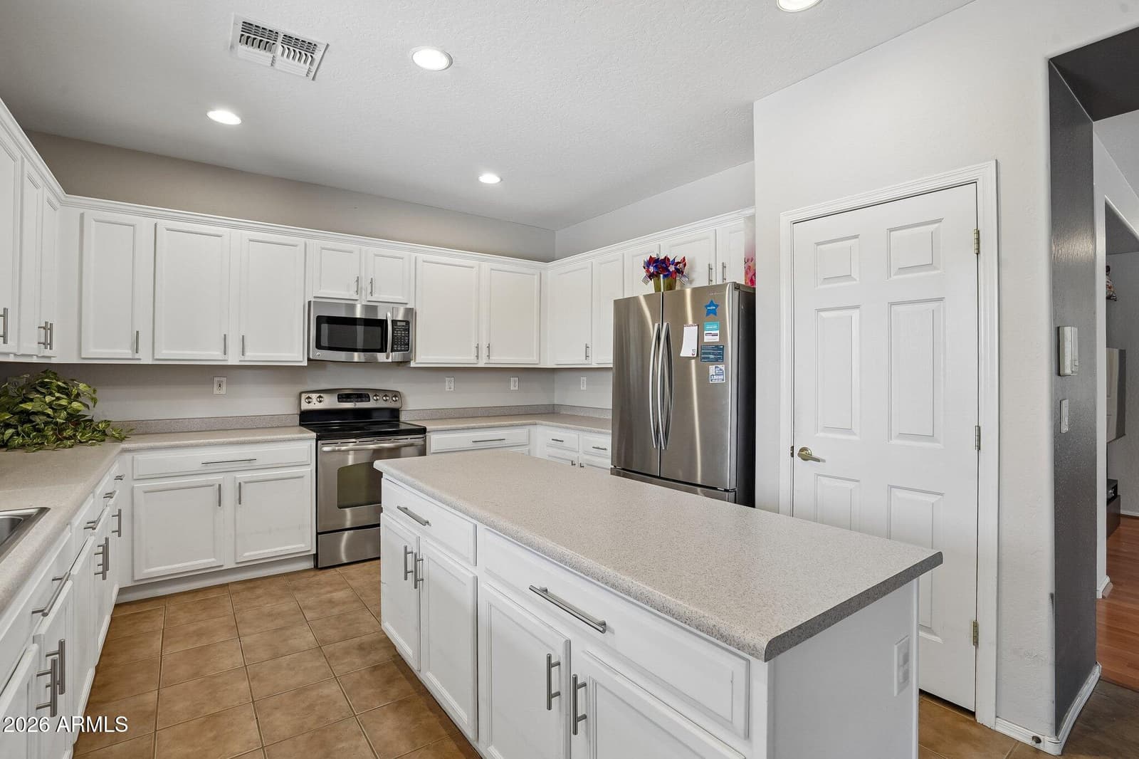 40428 N HIGH NOON Way, Phoenix, AZ 85086 — photo 11 of 37