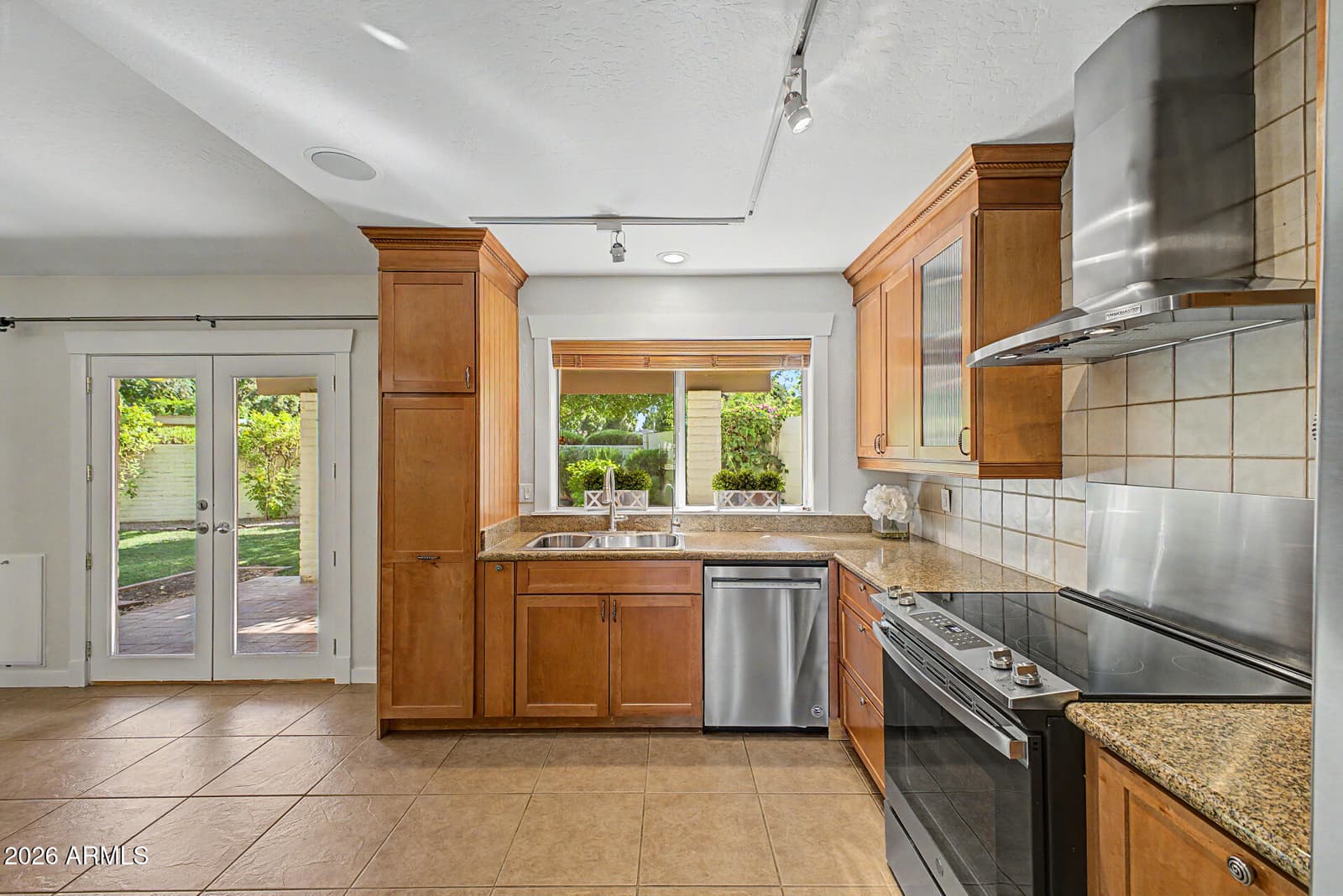 1221 E STEAMBOAT BEND Drive, Tempe, AZ 85283 — photo 13 of 55