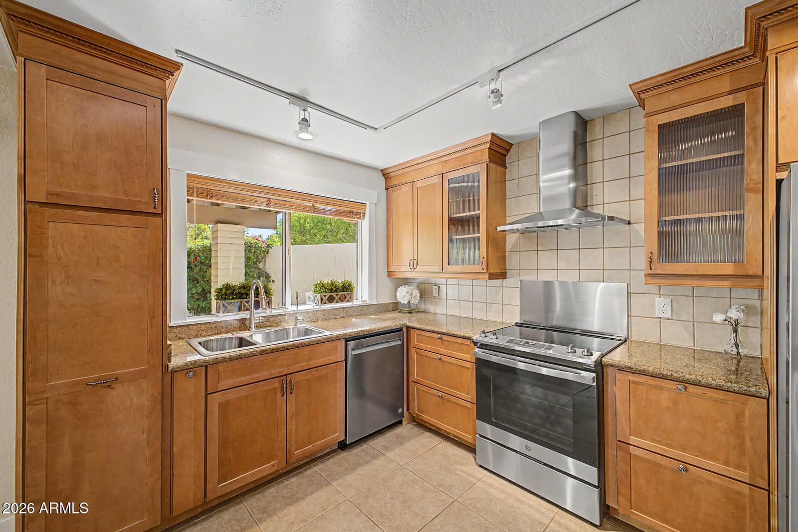 1221 E STEAMBOAT BEND Drive, Tempe, AZ 85283 — photo 14 of 55