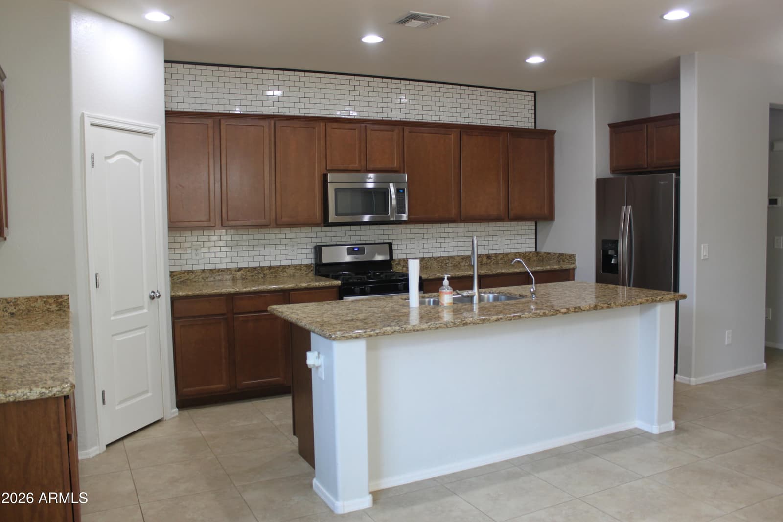 21245 E CHERRYWOOD Drive E, Queen Creek, AZ 85142 — photo 12 of 49
