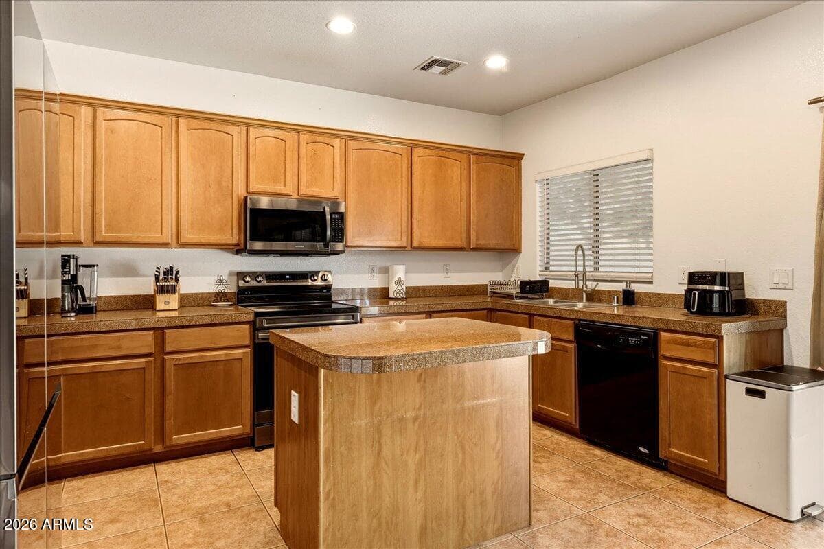 39425 N CAROLINA Avenue, San Tan Valley, AZ 85140 — photo 19 of 47