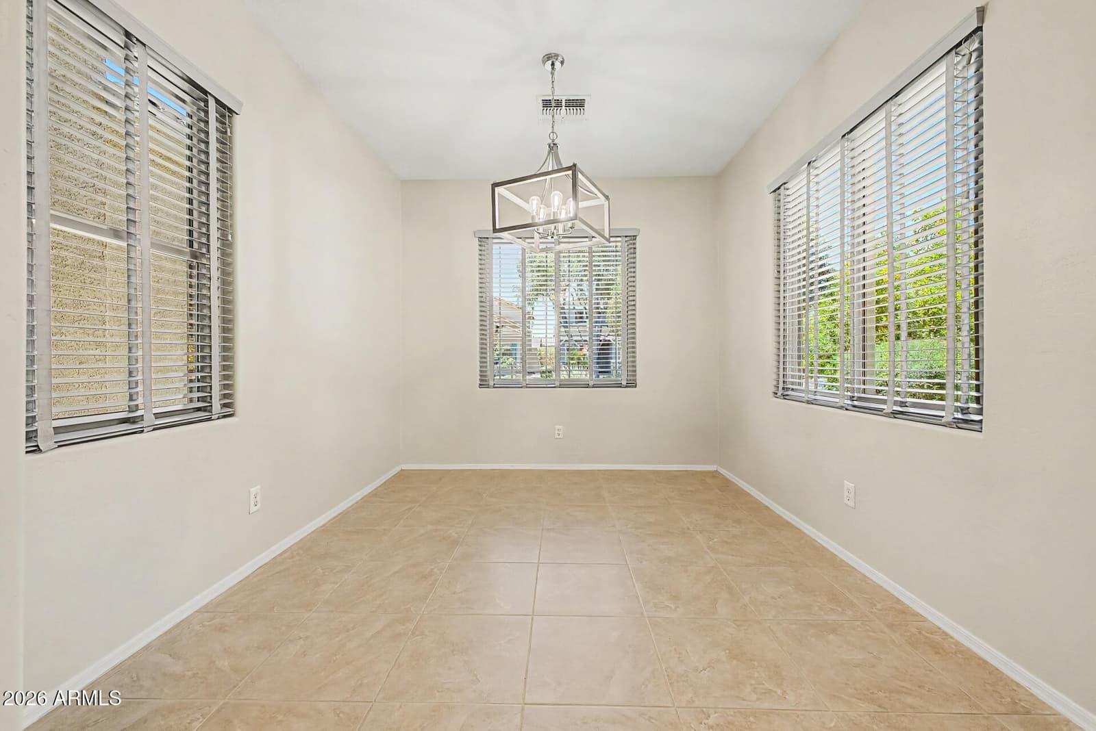 4486 E SUNDANCE Court, Gilbert, AZ 85297 — photo 5 of 31