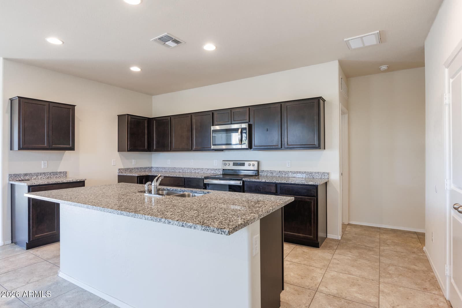 1075 W Avalon Canyon Drive, Casa Grande, AZ 85122 — photo 10 of 42
