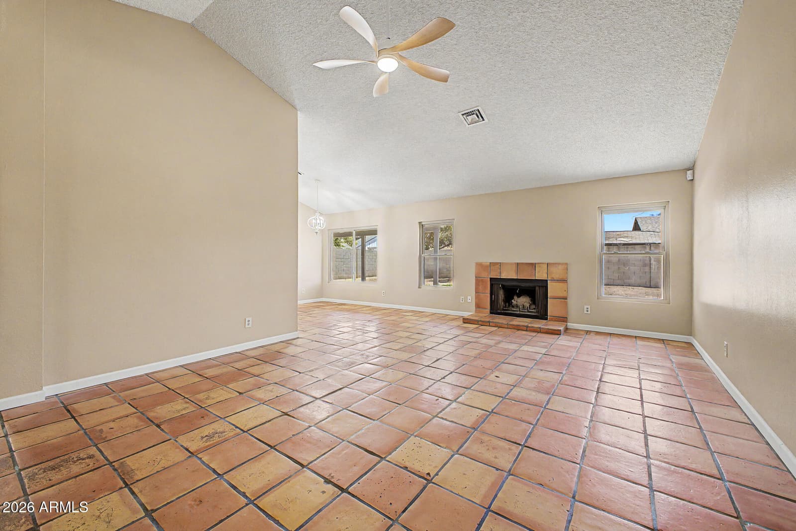 6433 W KINGS Avenue, Glendale, AZ 85306 — photo 9 of 36