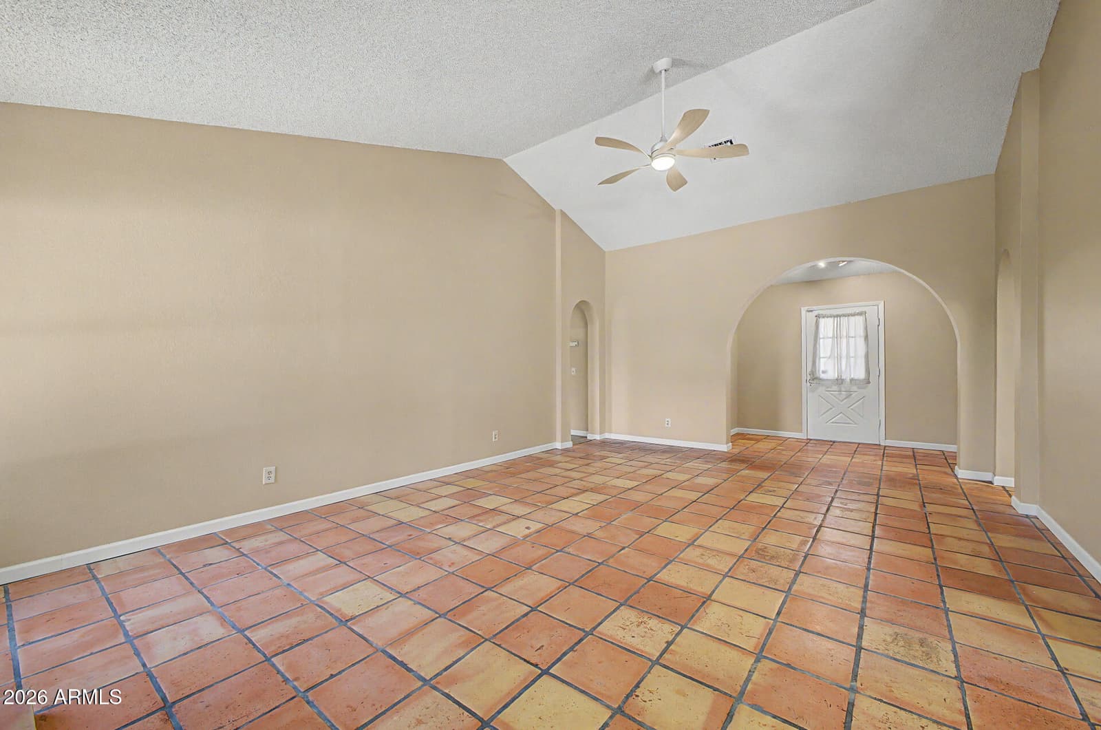 6433 W KINGS Avenue, Glendale, AZ 85306 — photo 10 of 36