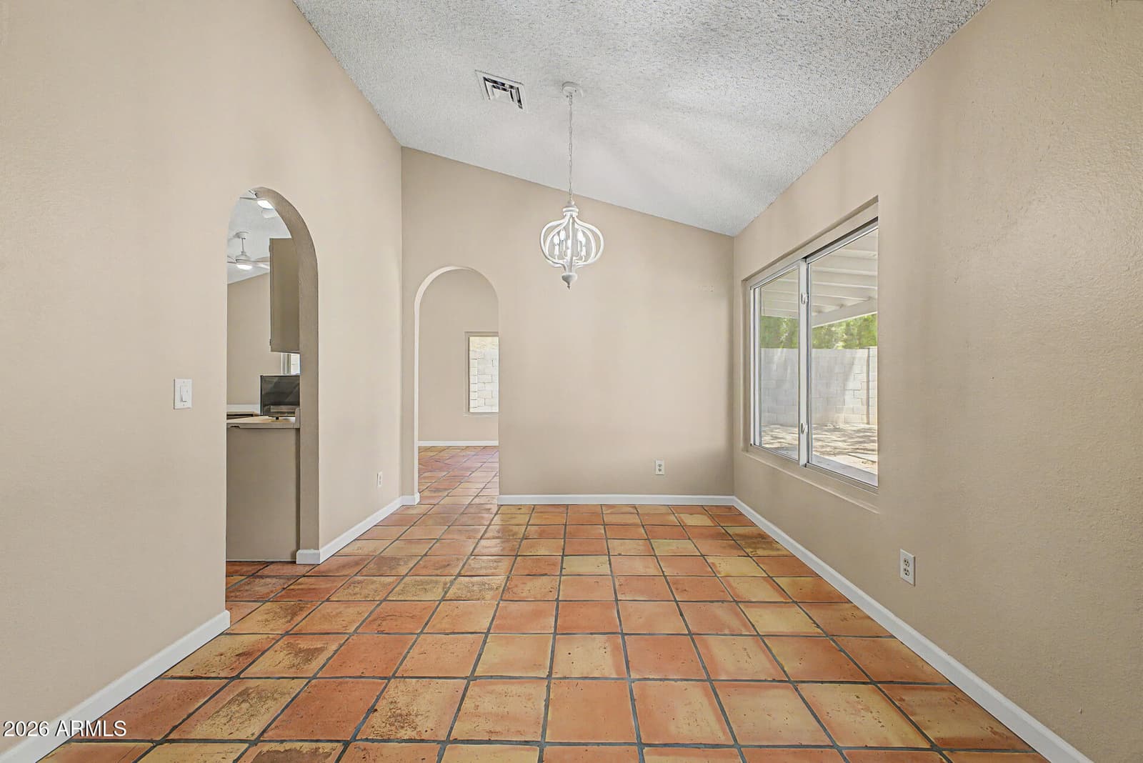 6433 W KINGS Avenue, Glendale, AZ 85306 — photo 12 of 36