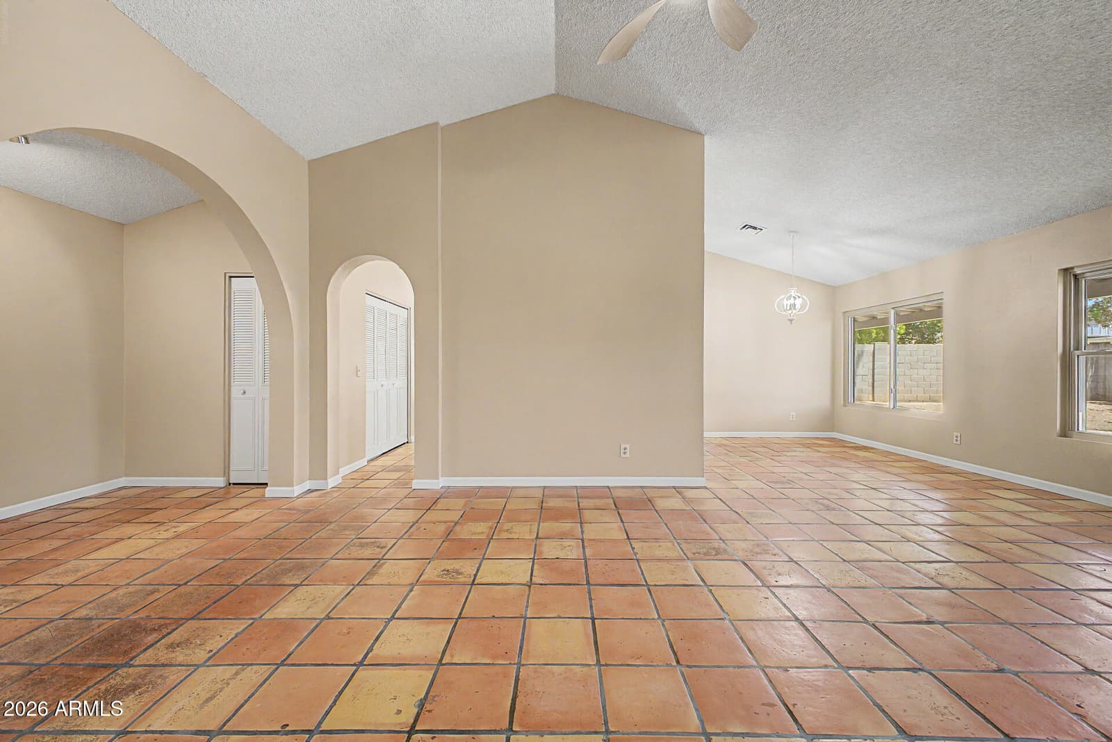 6433 W KINGS Avenue, Glendale, AZ 85306 — photo 13 of 36
